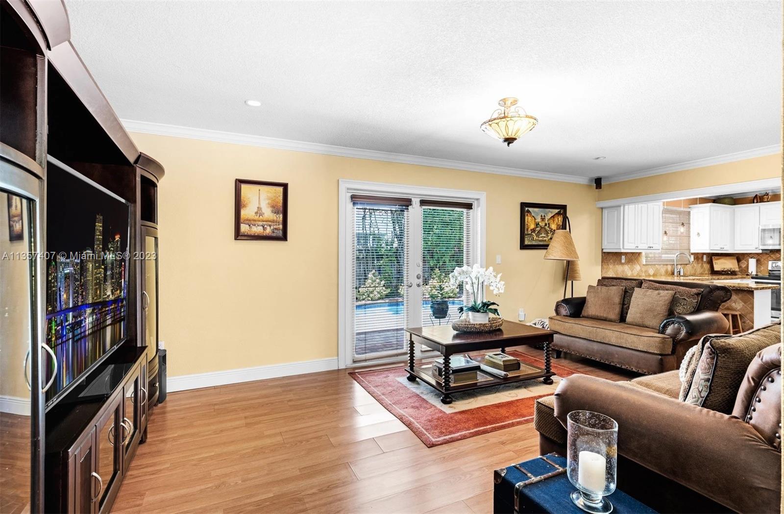 Listing Photo 12