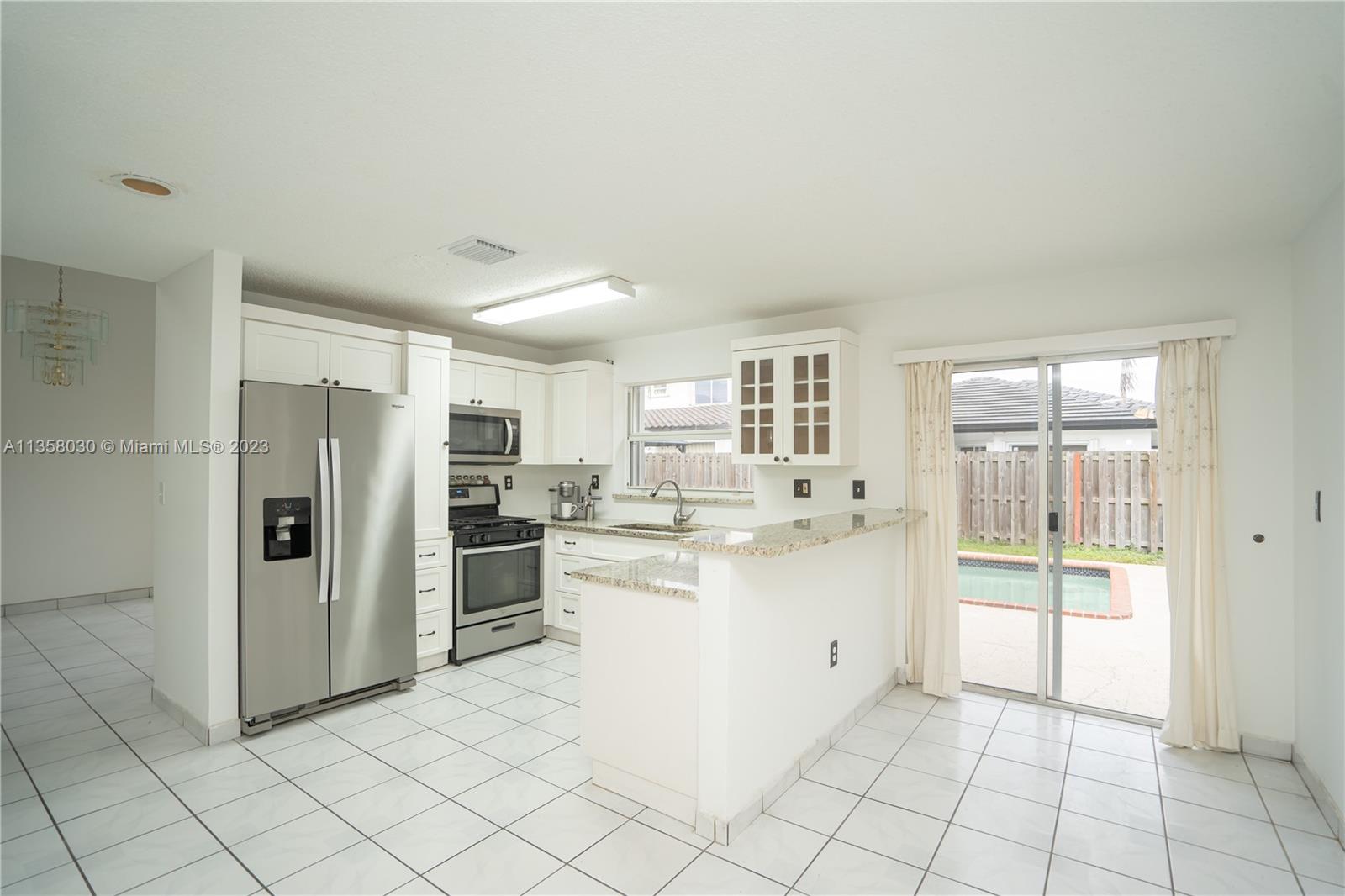 Listing Photo 11