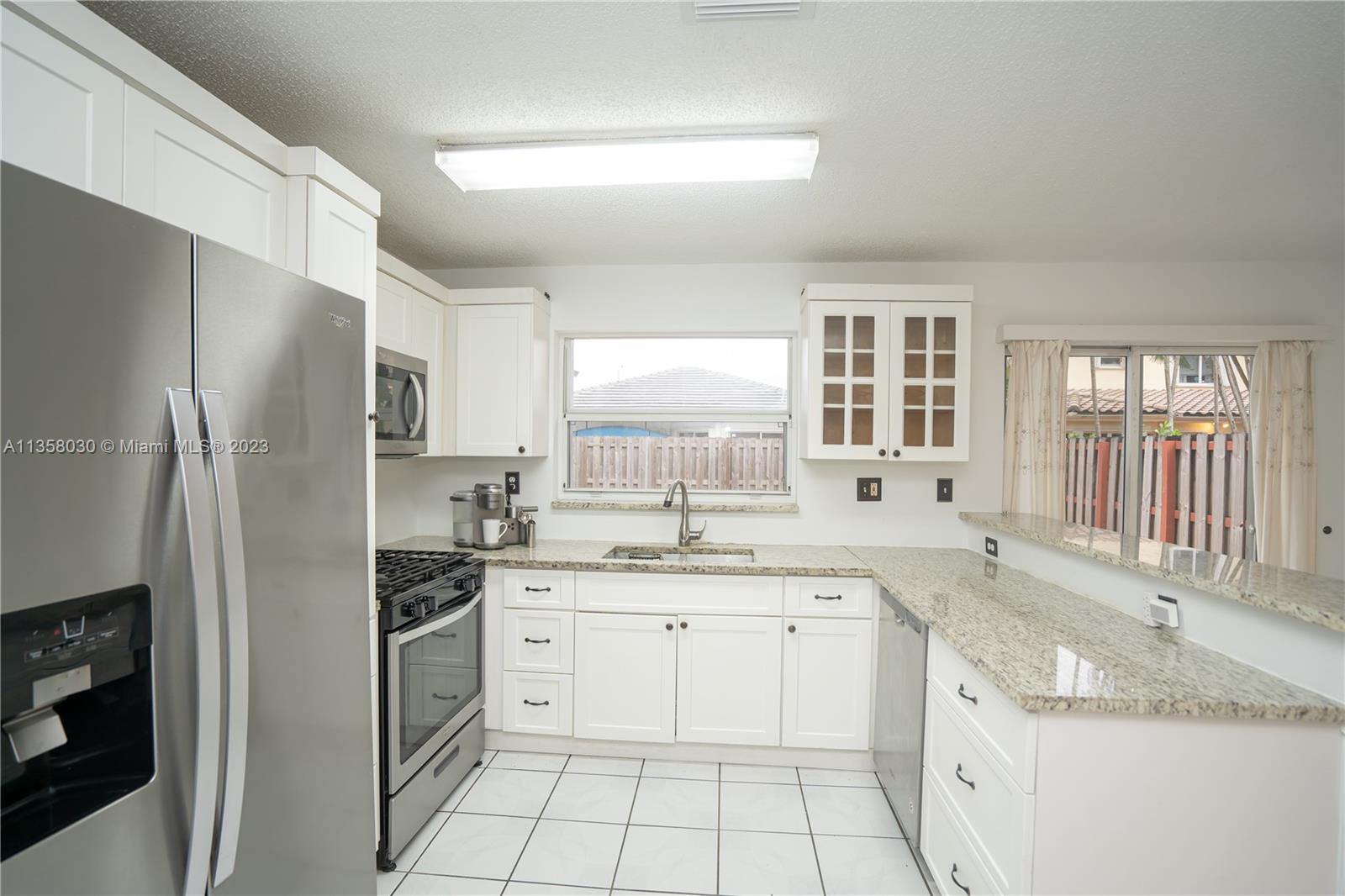 Listing Photo 12