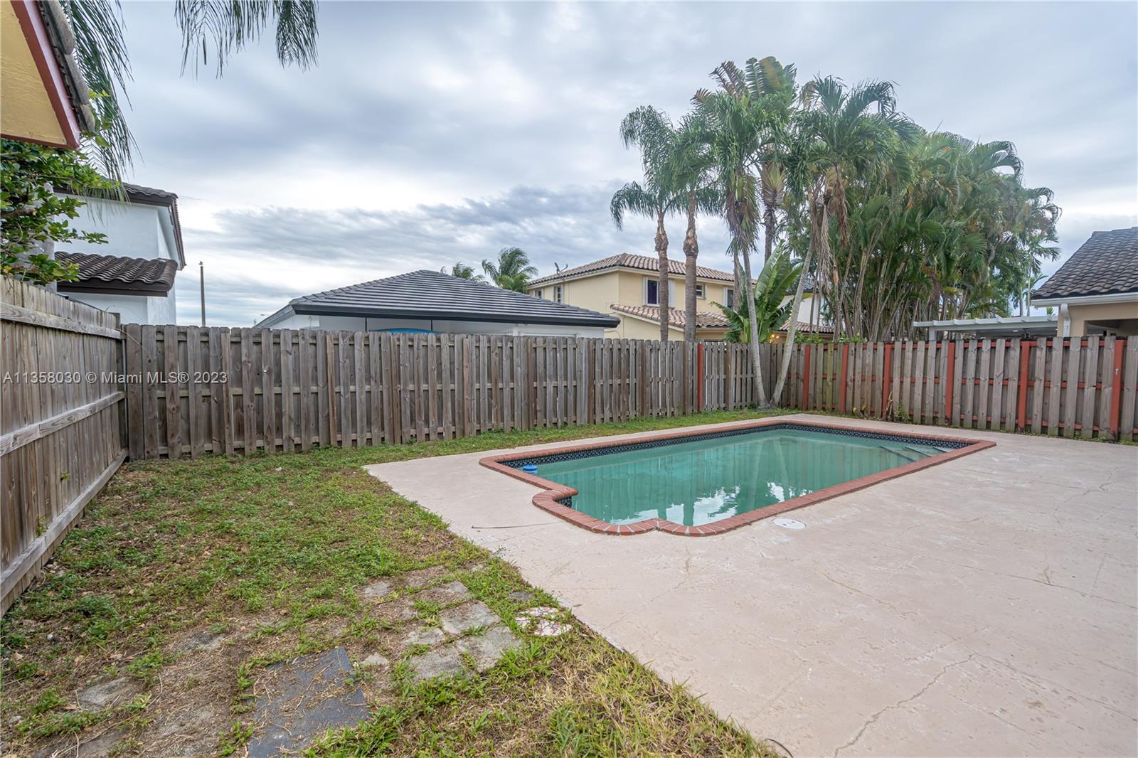 Listing Photo 14