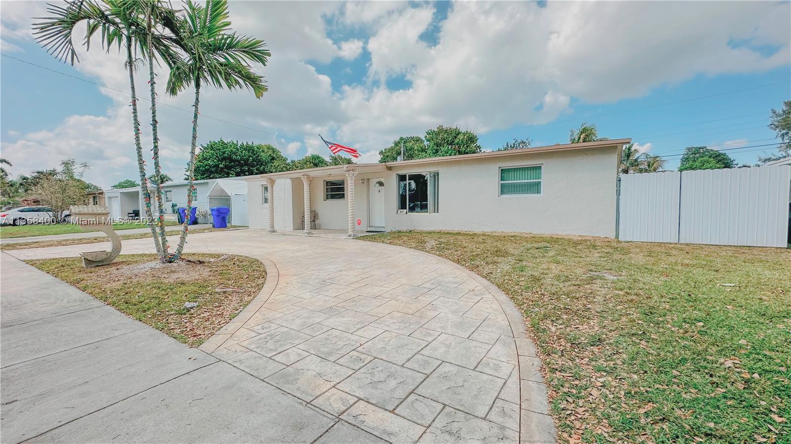 6851  Taylor St  For Sale A11358400, FL