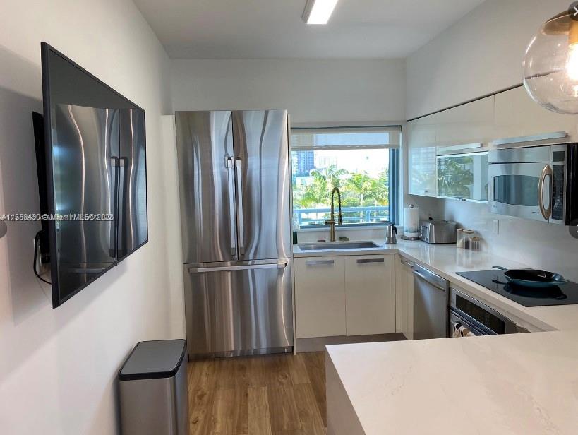 601 NE 36th St  For Sale A11358430, FL
