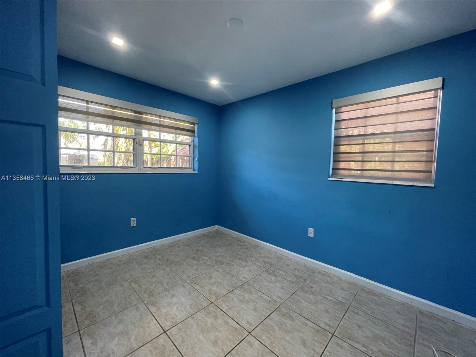 Listing Photo 12