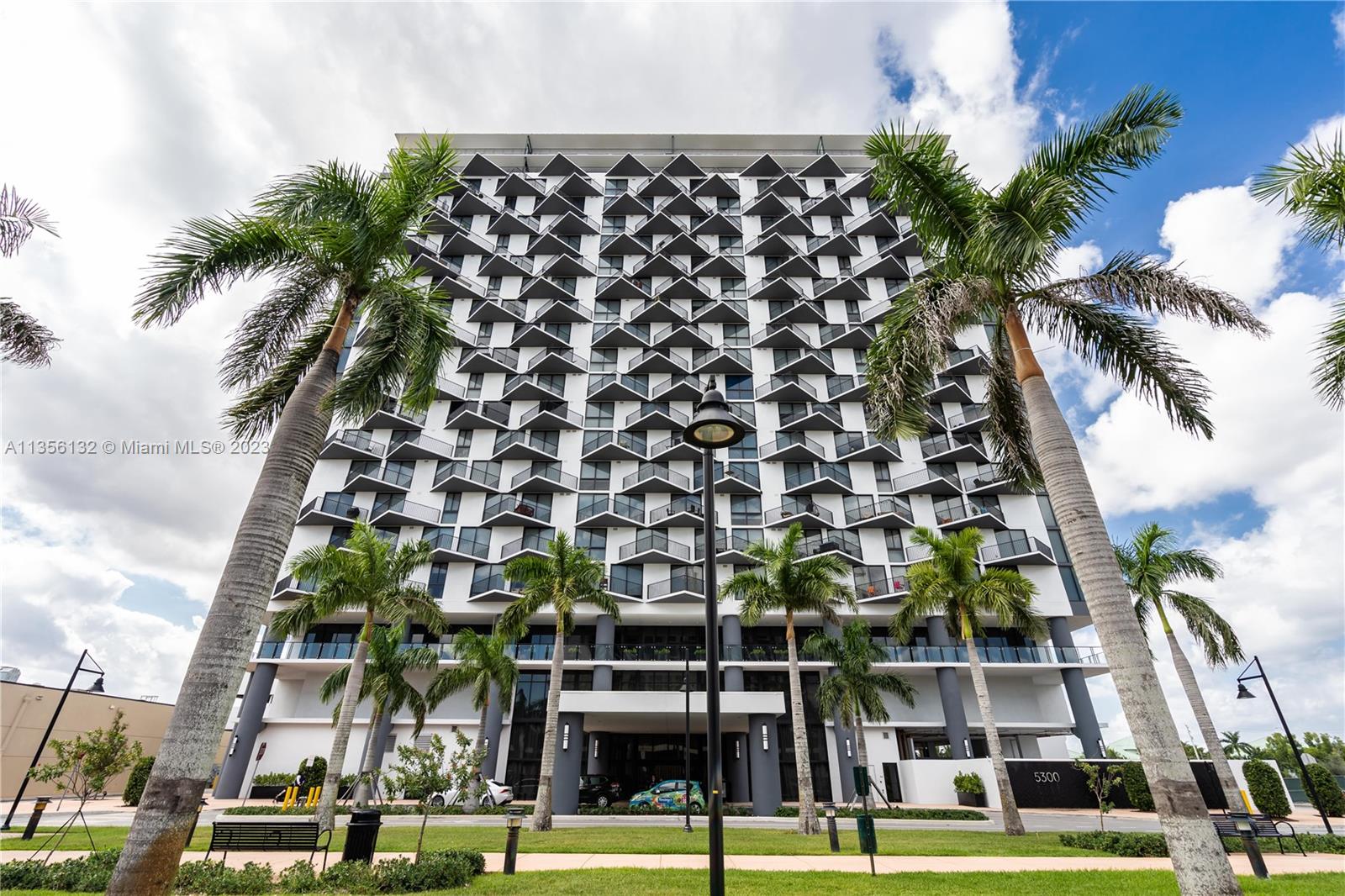 5300 Paseo Blvd 811, Doral, FL 33166