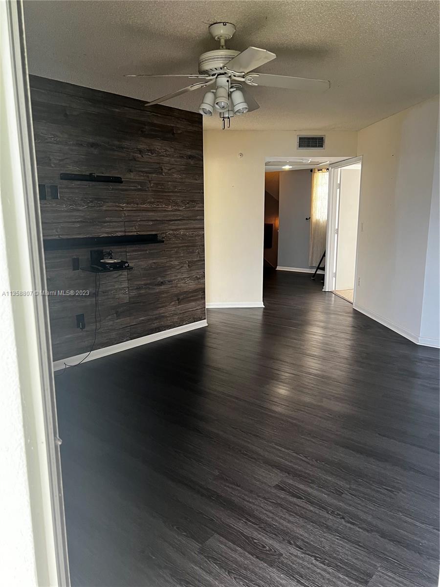 2518 SE 20th Pl 203-B