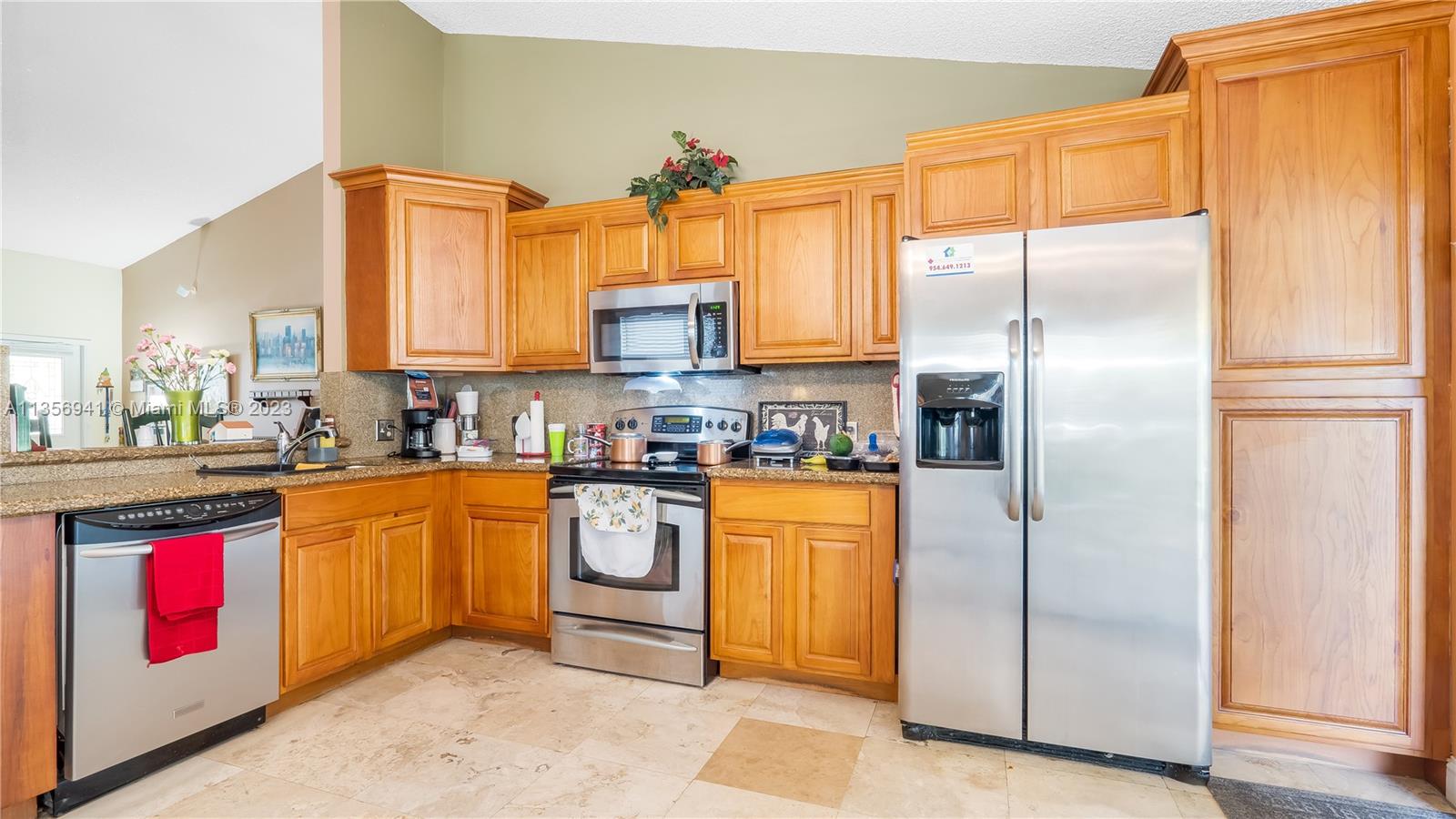 Listing Photo 11