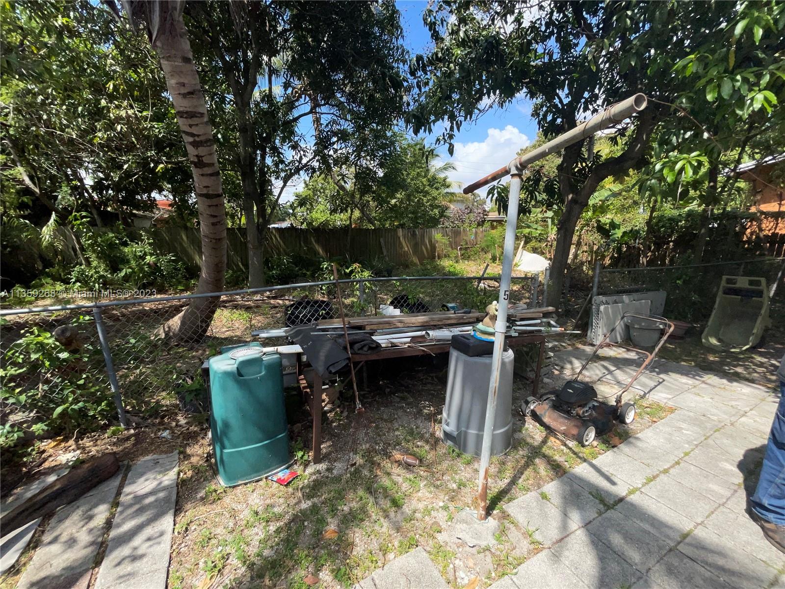 7714 NW 5th Ave