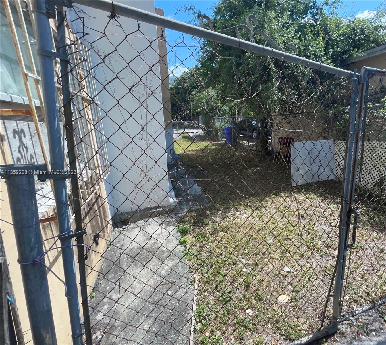 7714 NW 5th Ave