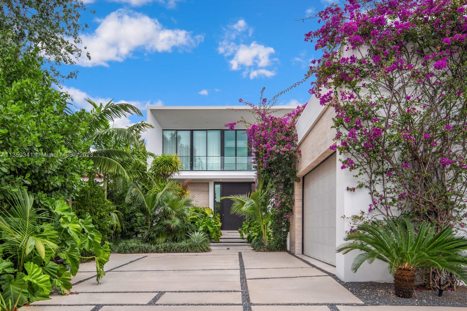 3166 N Bay Rd  For Sale A11359341, FL