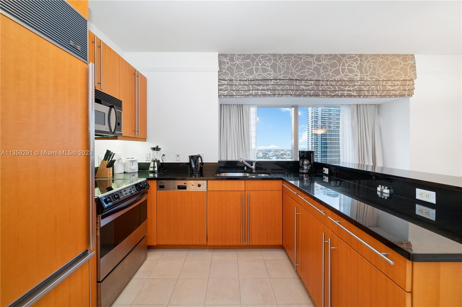 Welcome to the prestigious 5 star Four Seasons located in the heart of Brickell. This is a great corner unit with amazing bay and city views. This 2/2.5 has a split floor plan, 8 FT ceilings, and its fully furnished. Great investment property. You can choose to live in this luxurious property or have it managed by Four Seasons for short term rentals. Enjoy finest five star 24/7 services and amenities: exclusive resident pool area, a full-service spa, & salon, 2 outdoor oasis pools, Equinox gym, business center, 24-hour concierge, and restaurants. Four Seasons is projected to be the only 6 star hotel in Miami in the near future.