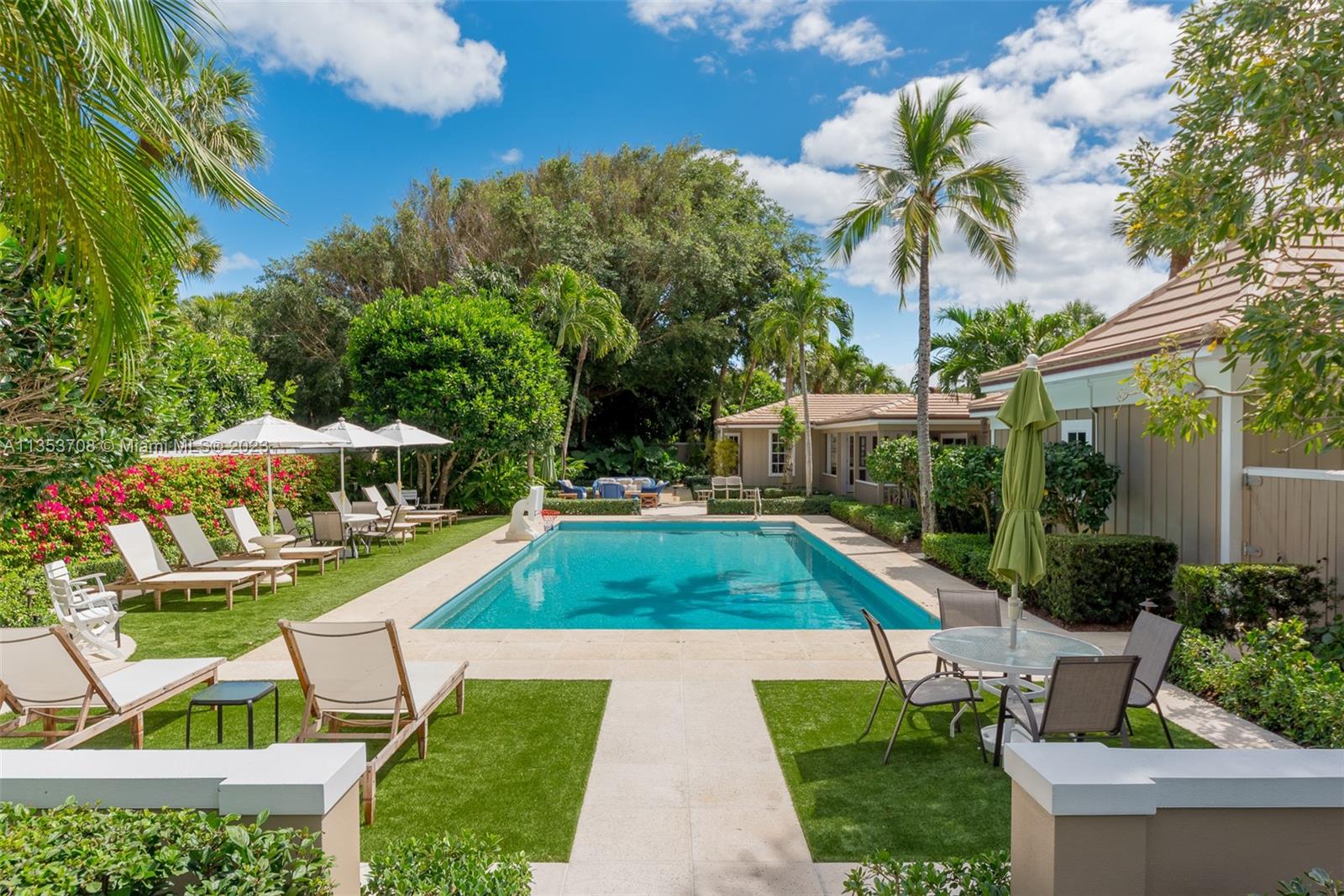 115 Gomez Rd, Jupiter Island, FL 33455