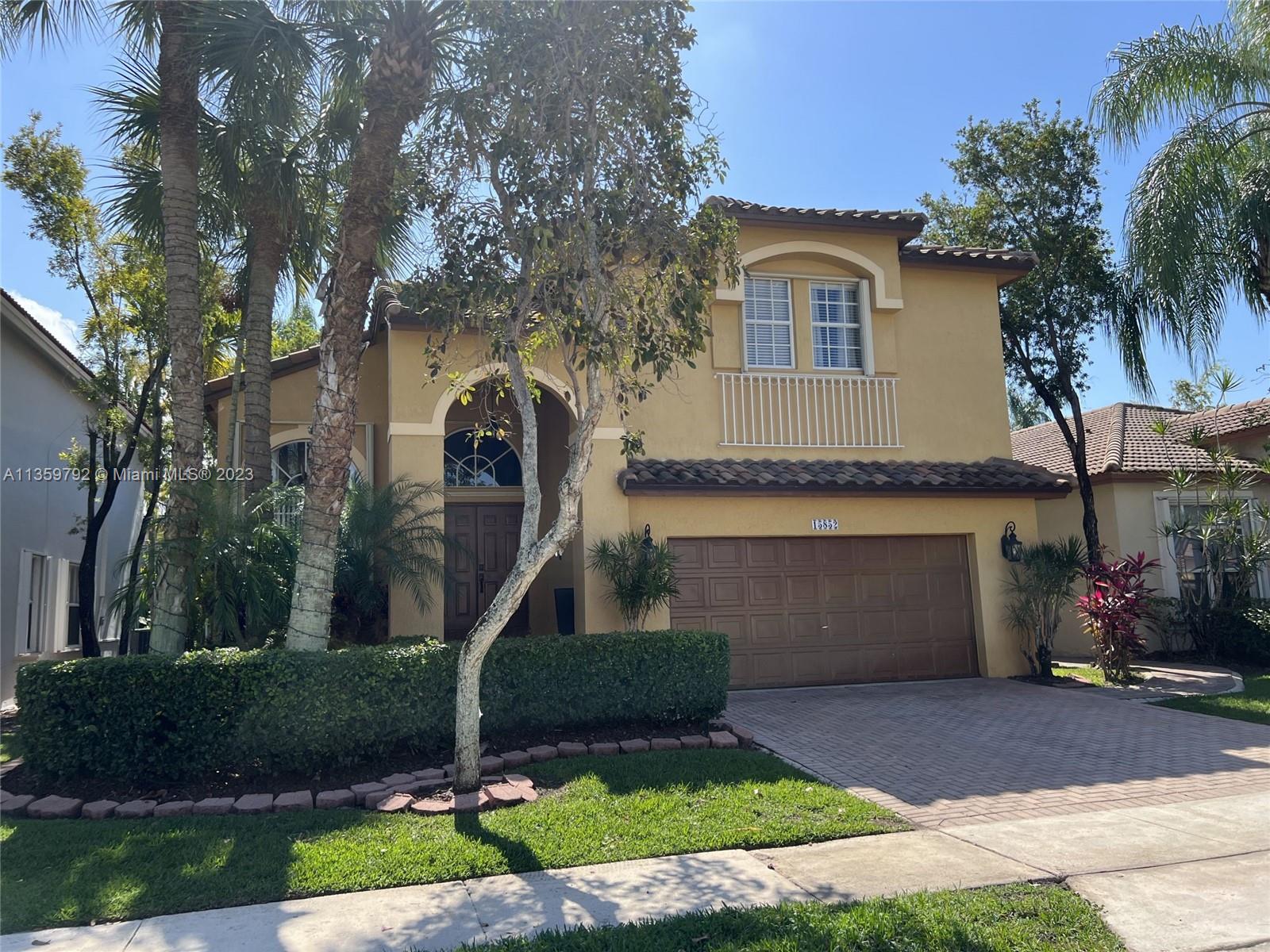 15852 SW 14th St, Pembroke Pines, FL 33027