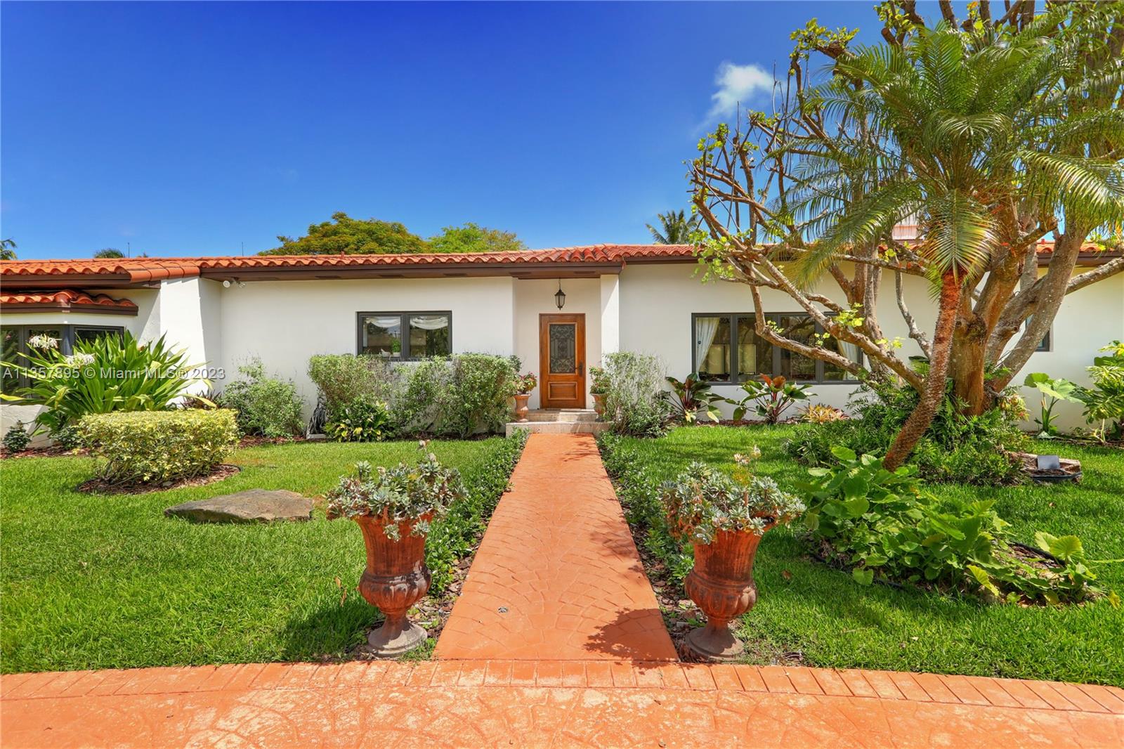 11401 SW 77th Ave  For Sale A11357895, FL