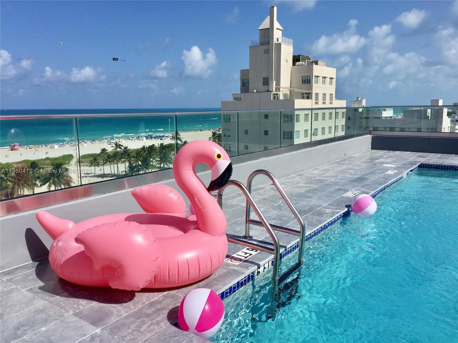 Roof top pool