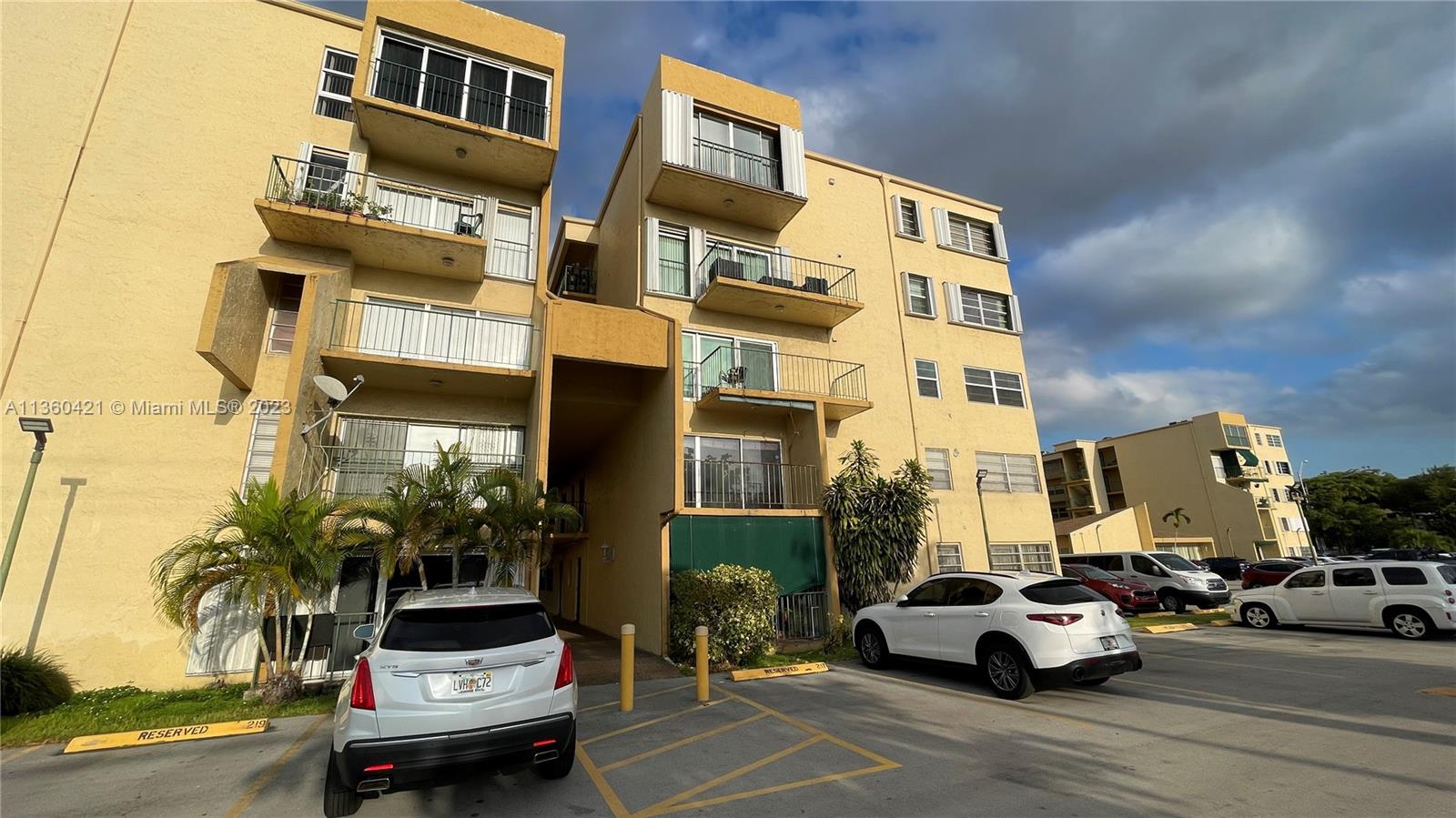 4525 W 20th Ave 221, Hialeah, FL 33012