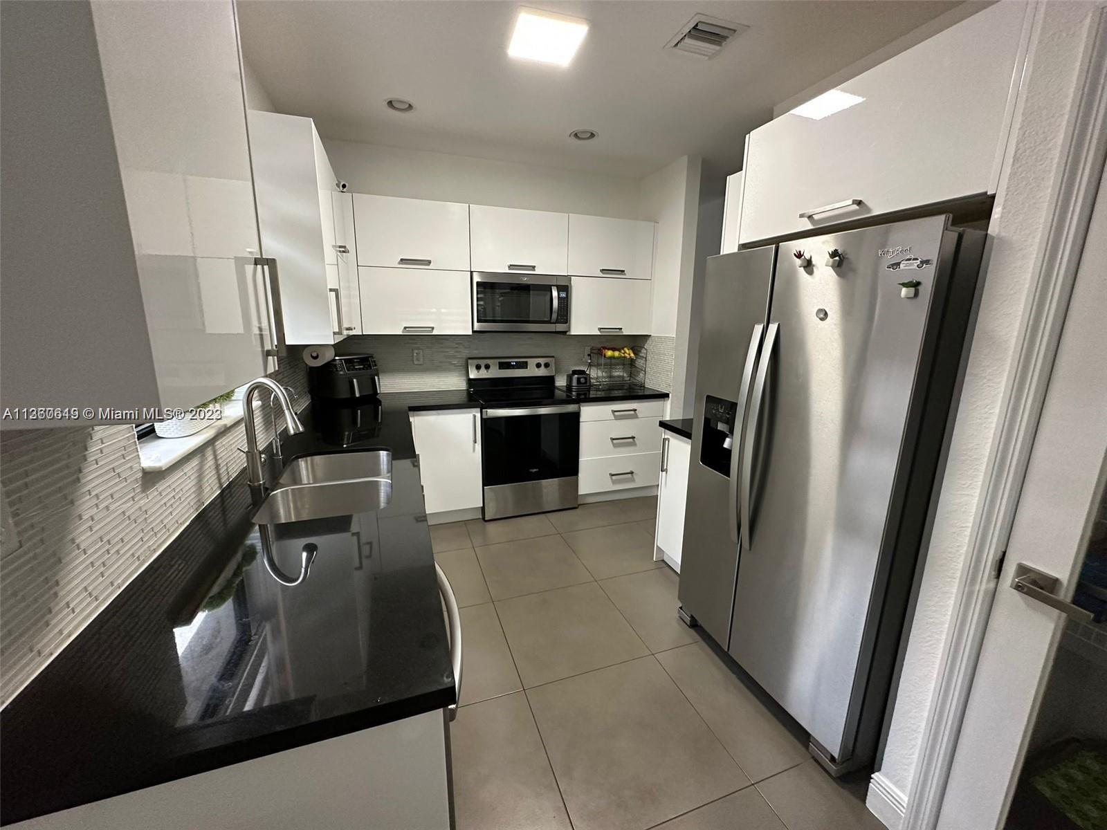 Listing Photo 14