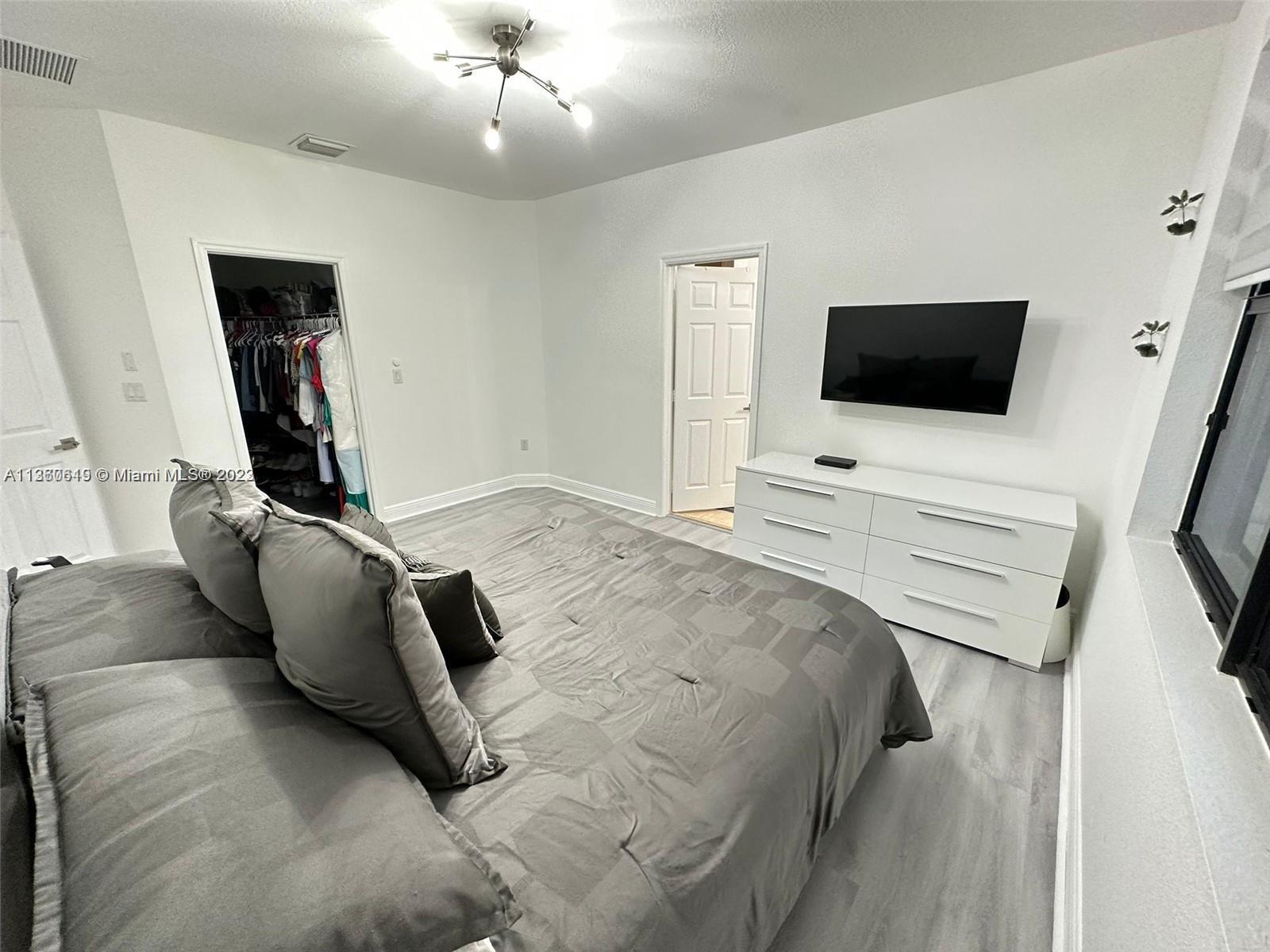 Listing Photo 20