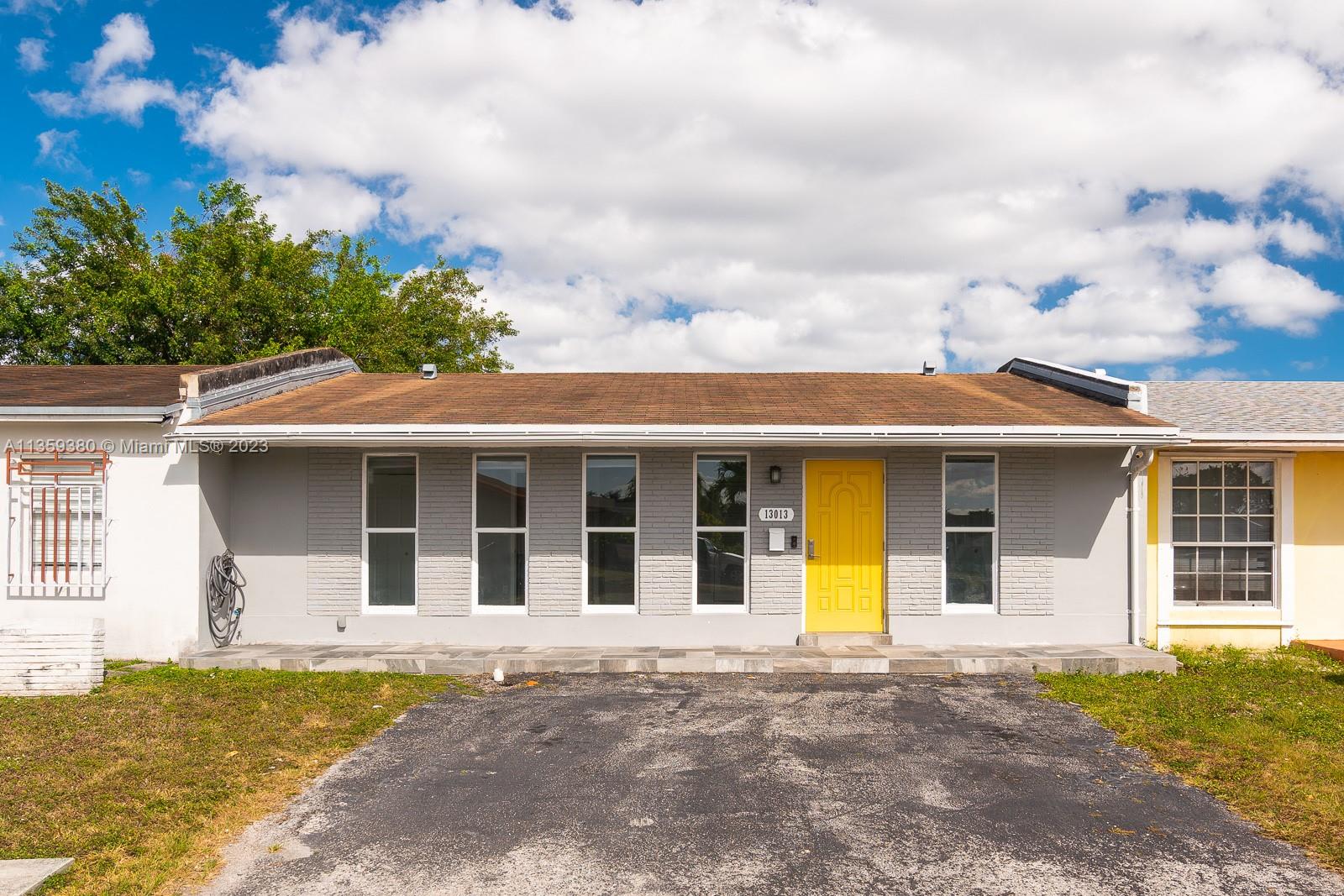 Greenglade Villas is just West of SW 127 Ave between Coral Way and Tamiami Trail and only 20 blocks away from FIU! There is a large guest parking area just steps from this unit.