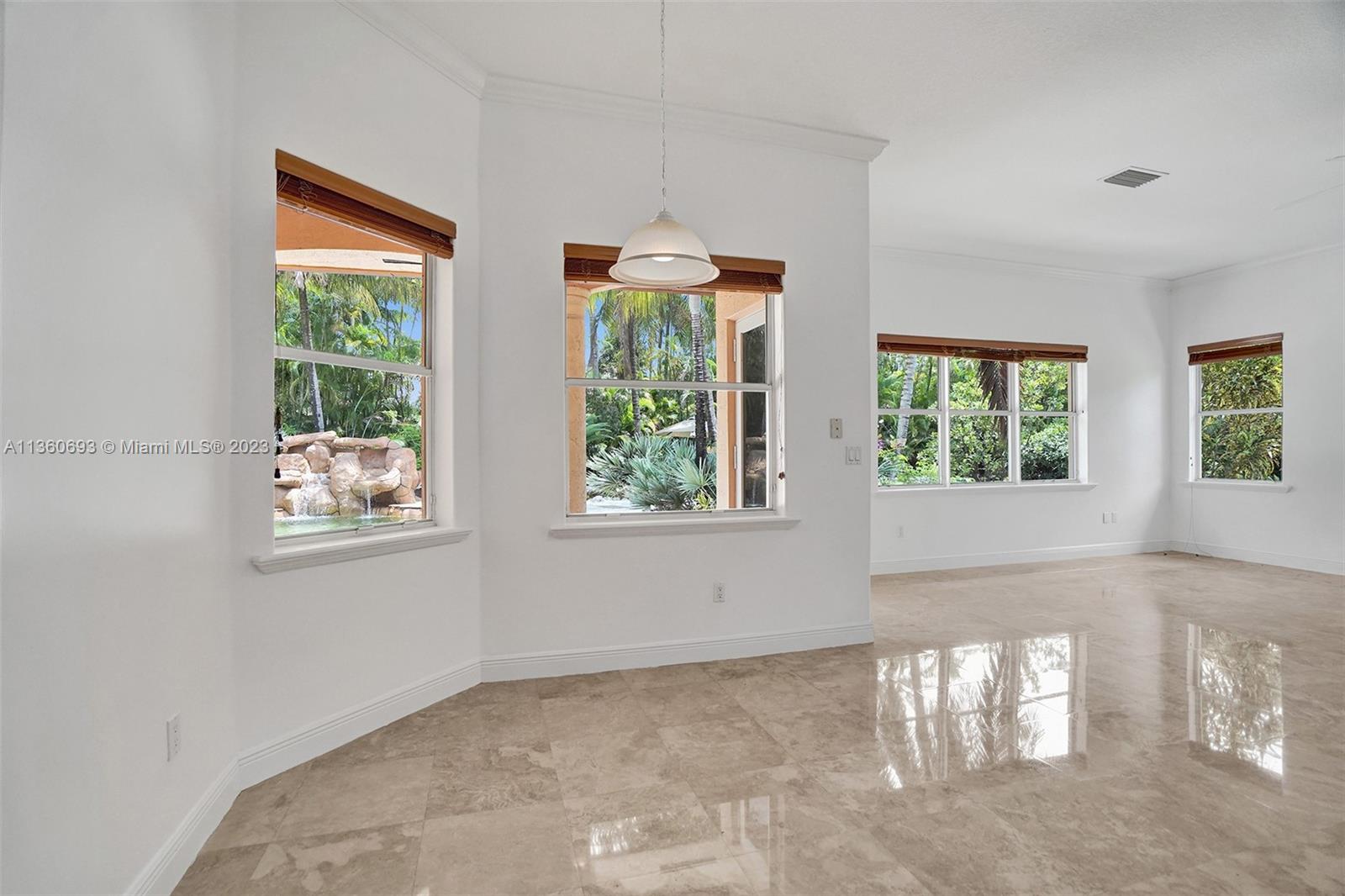 Breakfast area