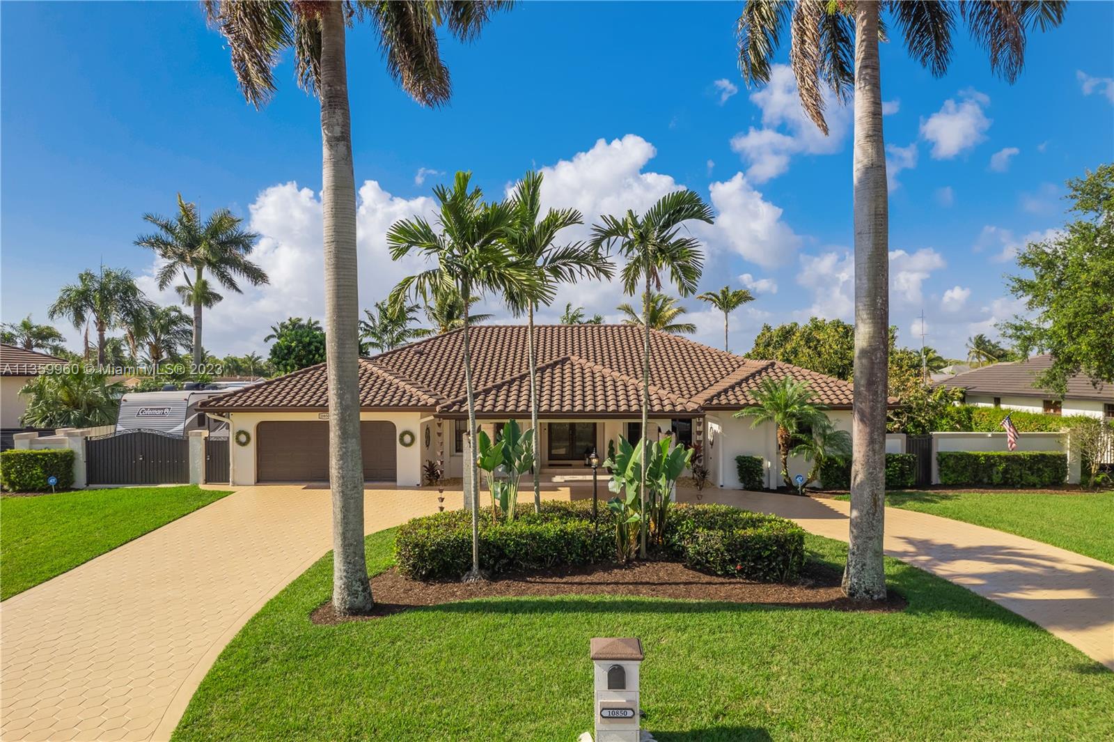 10850 SW 139th Rd  For Sale A11359960, FL