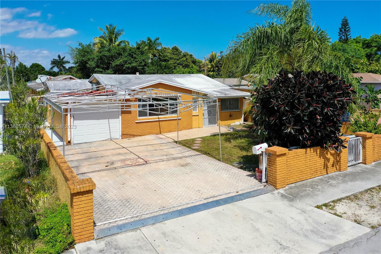 2703 Adams St, Hollywood, FL 33020