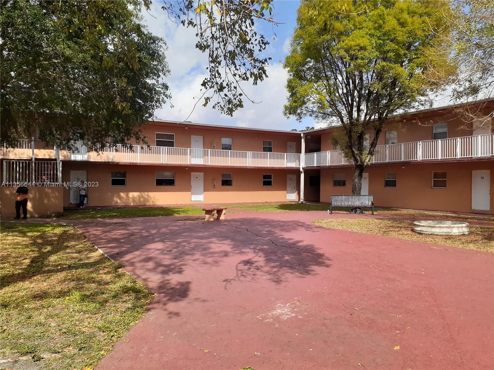 1245 W 24th St #118 For Sale A11356644, FL