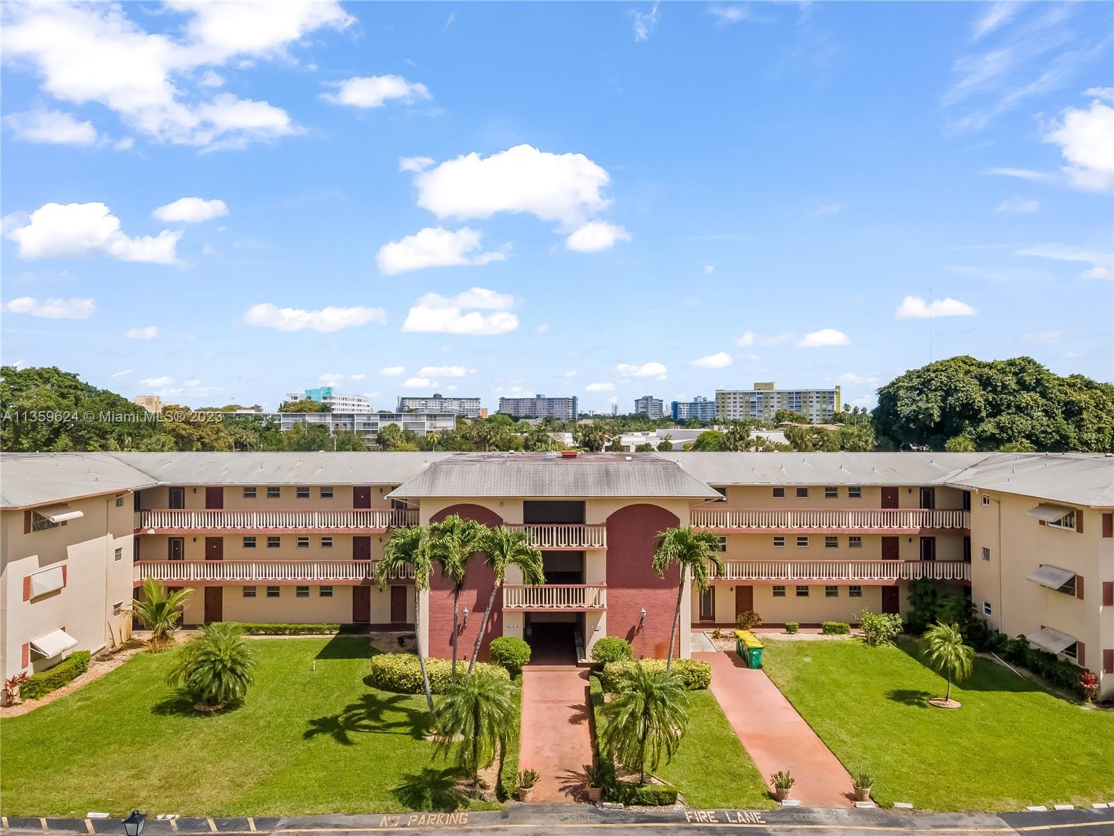 1001 Hillcrest Ct 209, Hollywood, FL 33021