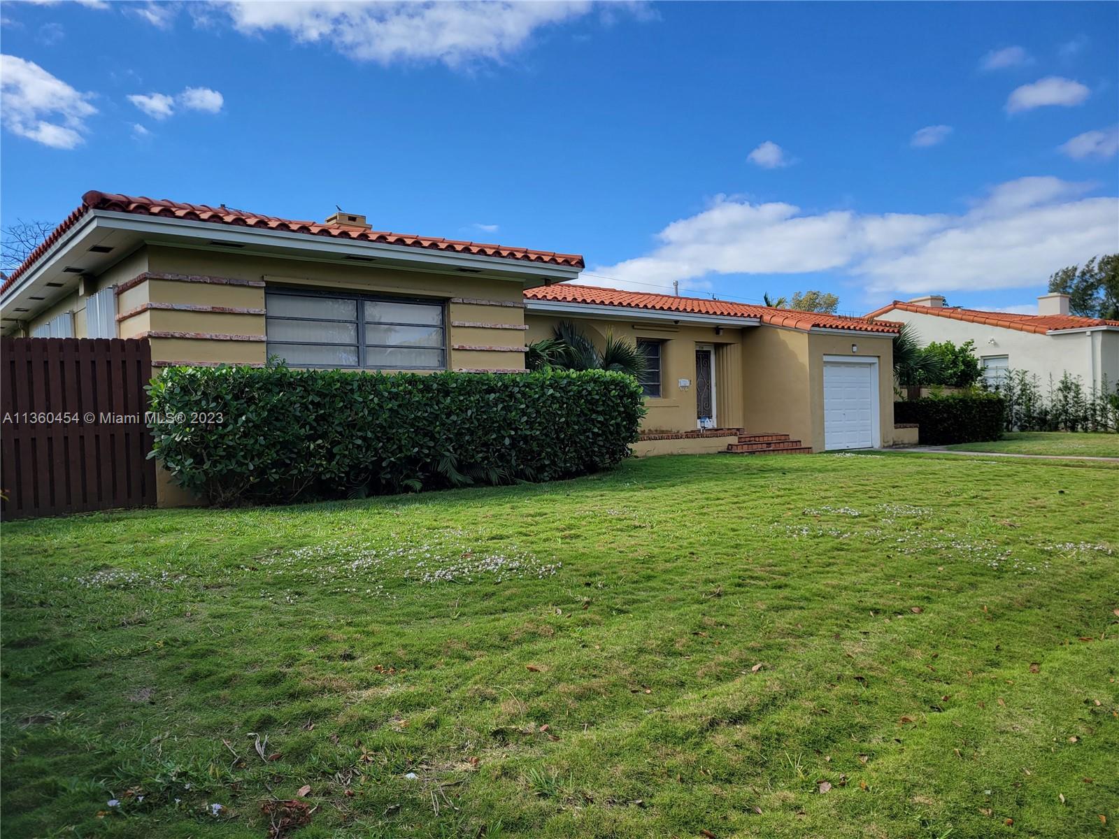 1736 N Biarritz Dr  For Sale A11360454, FL