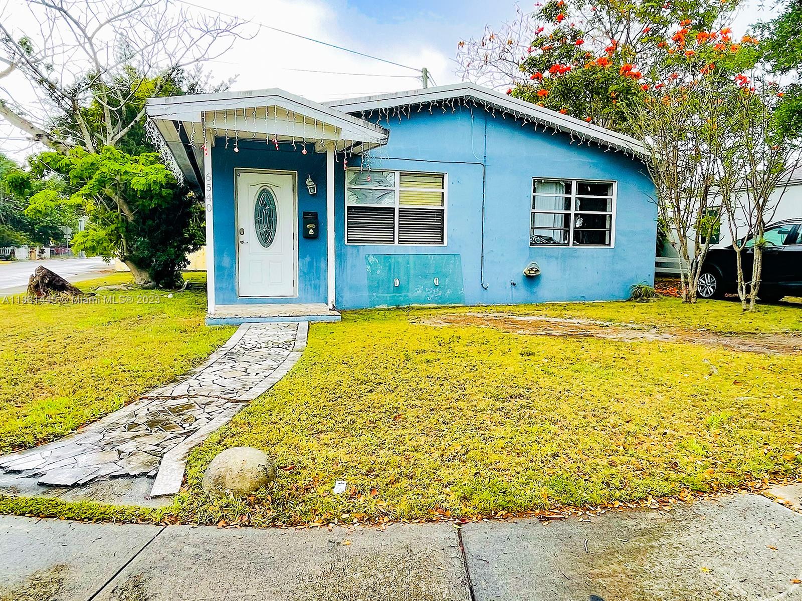 6540 SW 57th Pl  For Sale A11361445, FL