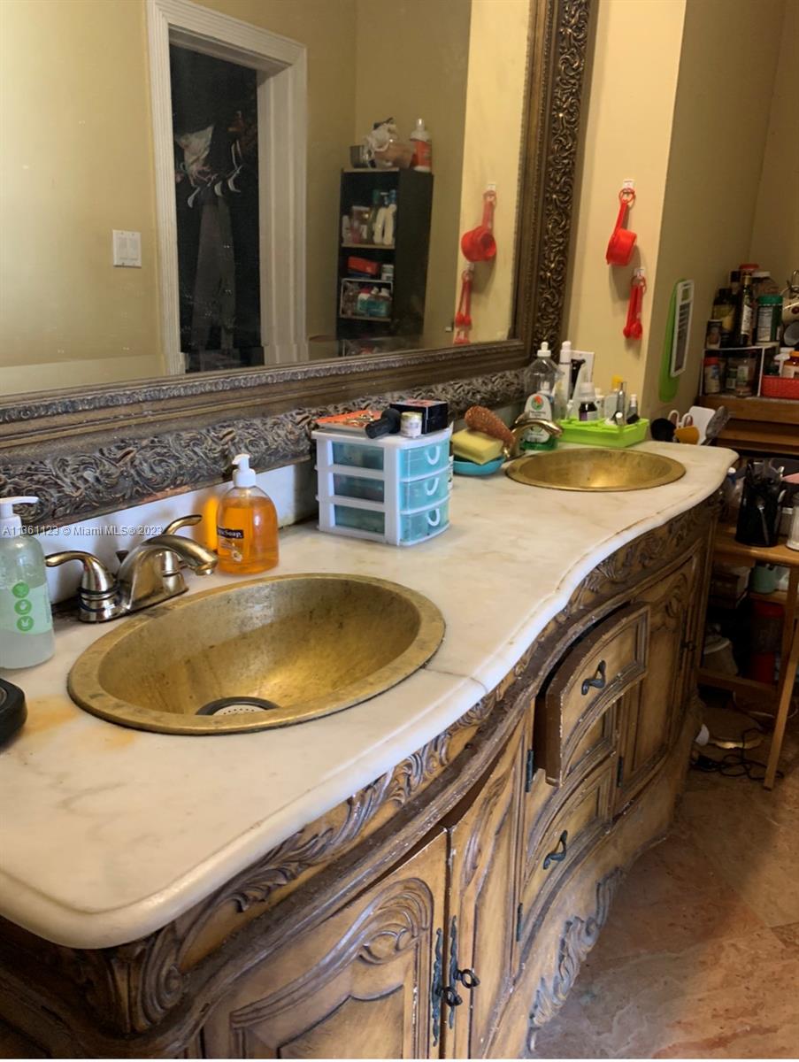 Master bath with large dressing room and big tub