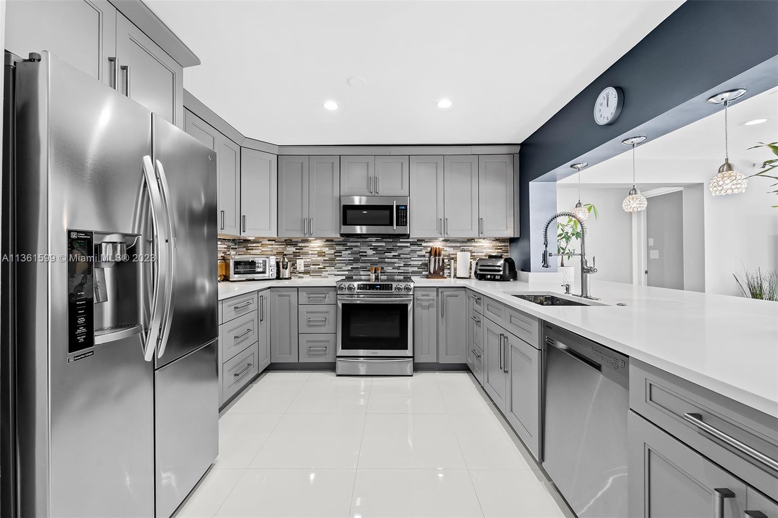 5940 NE 15th Ave, Fort Lauderdale, FL 33334