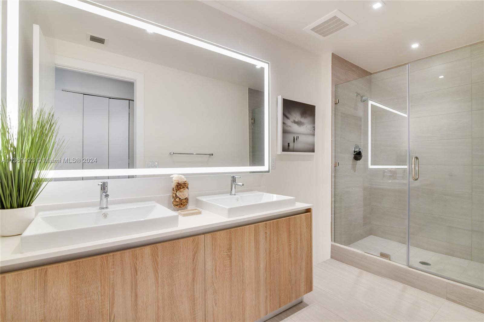 Master Bathroom, 2 sinks and shower