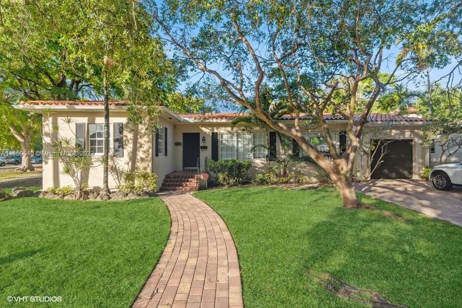 933  Paradiso Ave  For Sale A11359040, FL