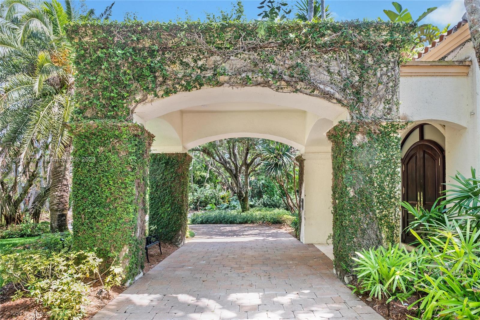 6850 SW 115th St  For Sale A11360137, FL