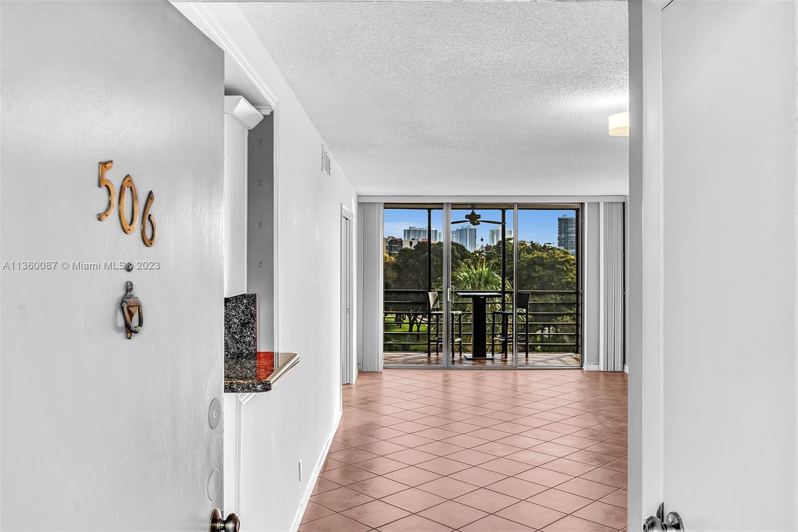 20400 W Country Club Dr 506, Aventura, FL 33180