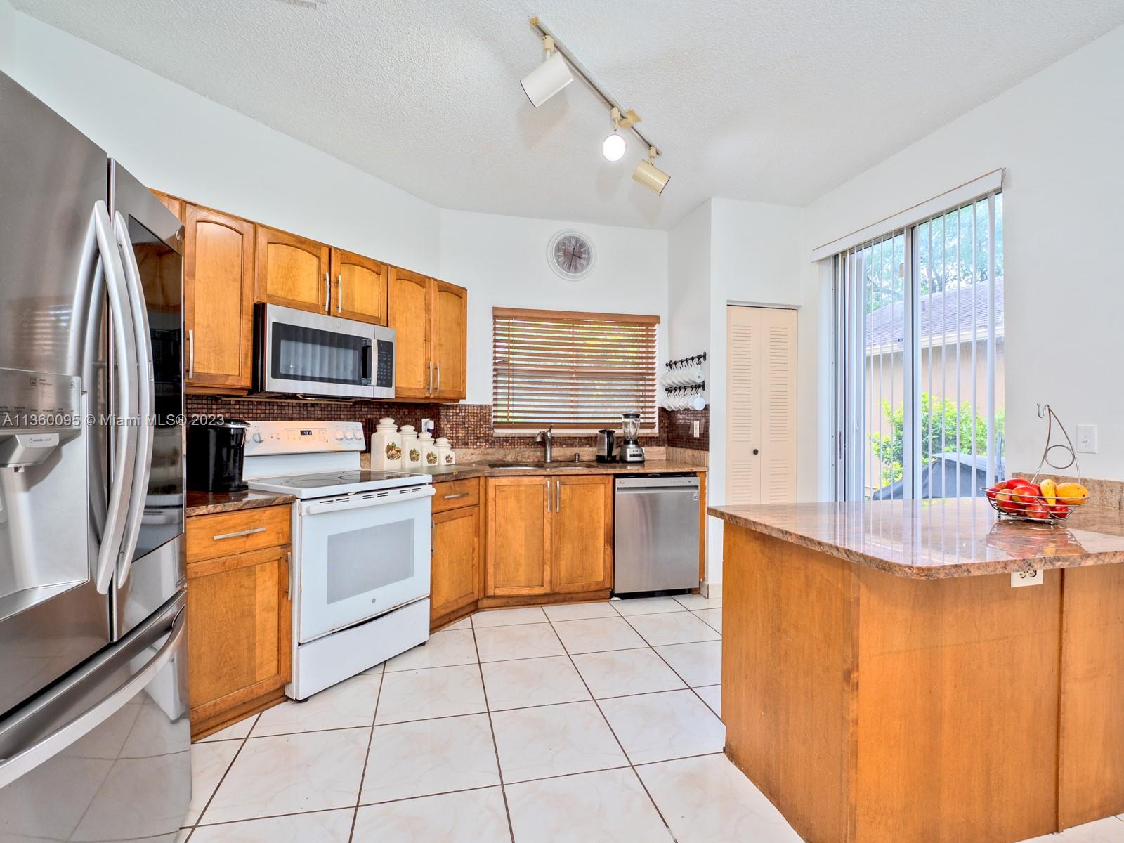 Listing Photo 7
