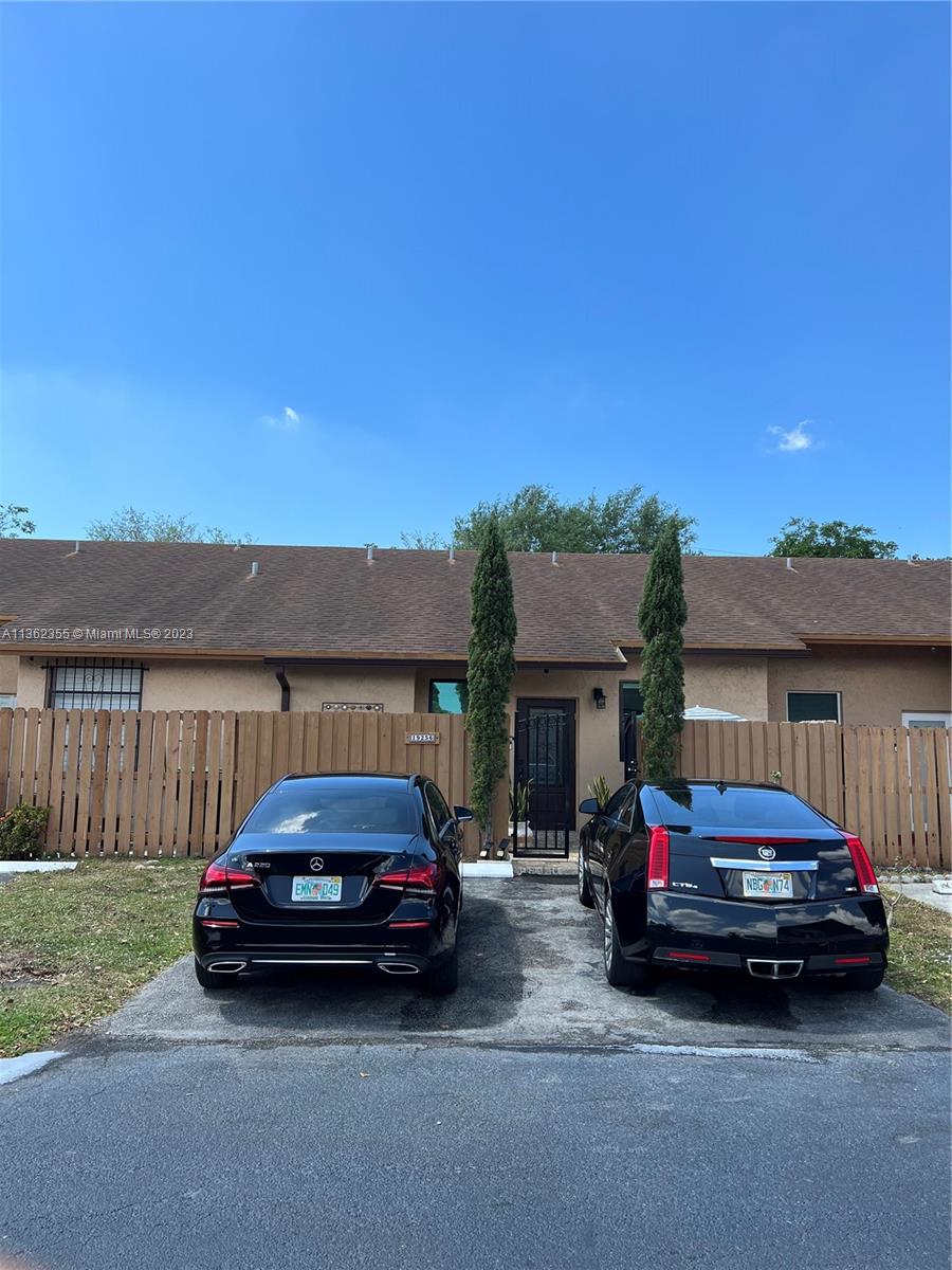 19256 NW 67th Pl, Hialeah, FL 33015