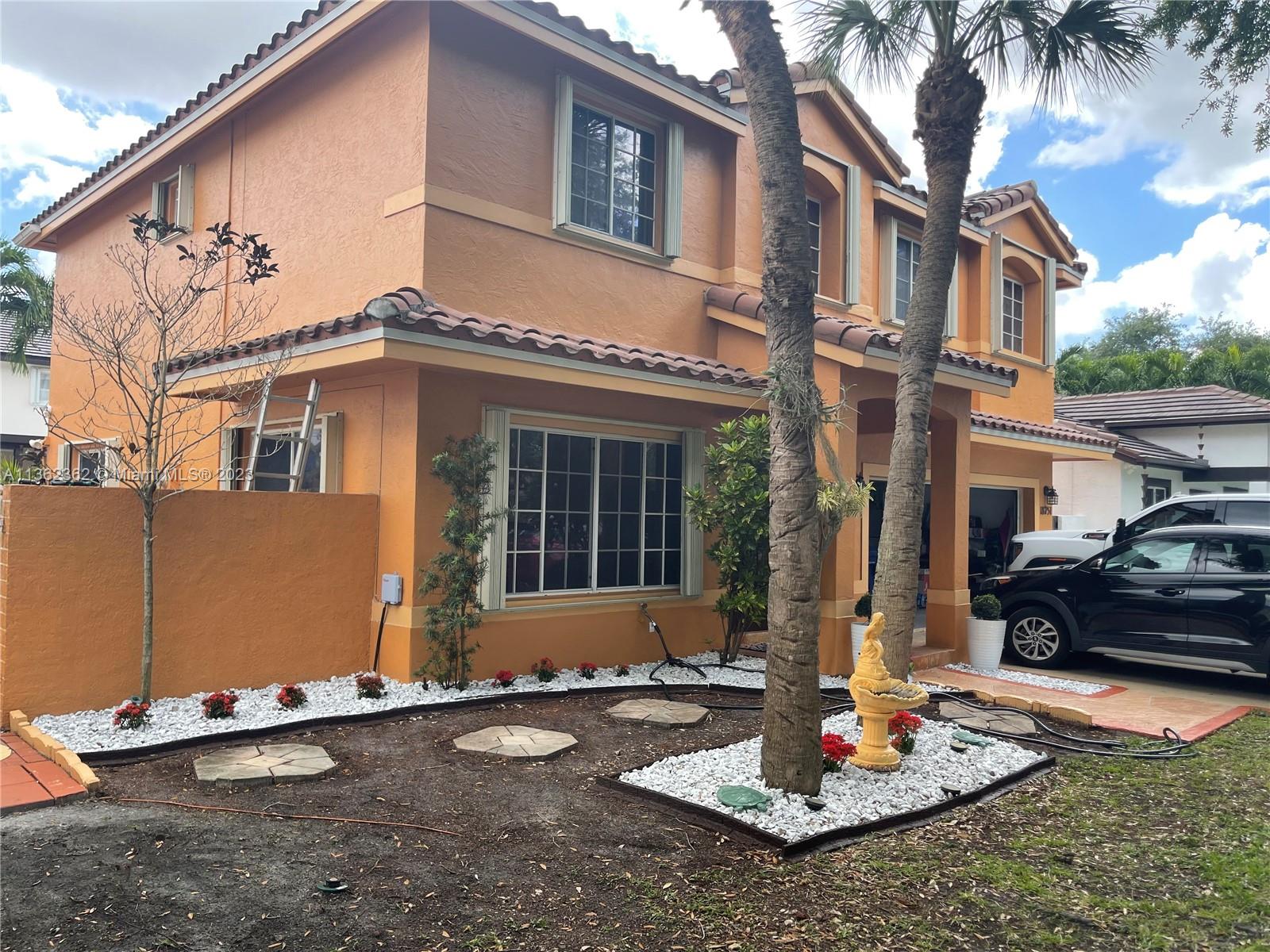 18751 NW 89th Pl, Hialeah, FL 33018