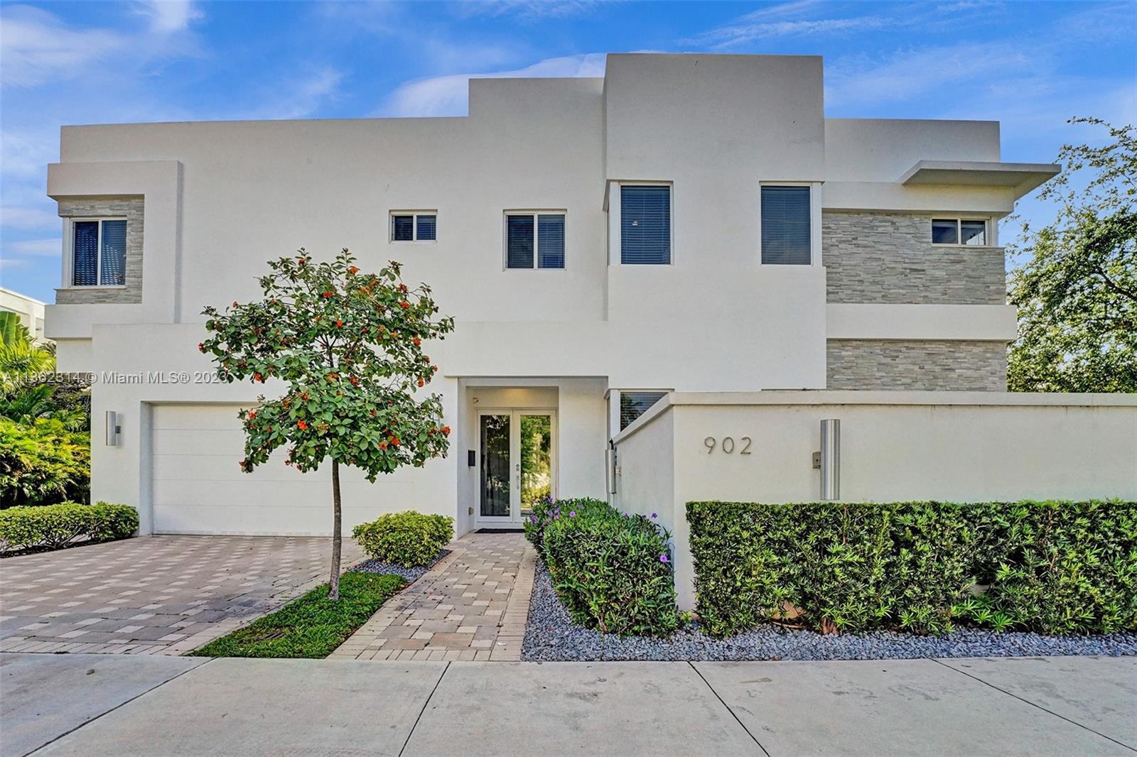 902 NE 16th Ter, Fort Lauderdale, FL 33304