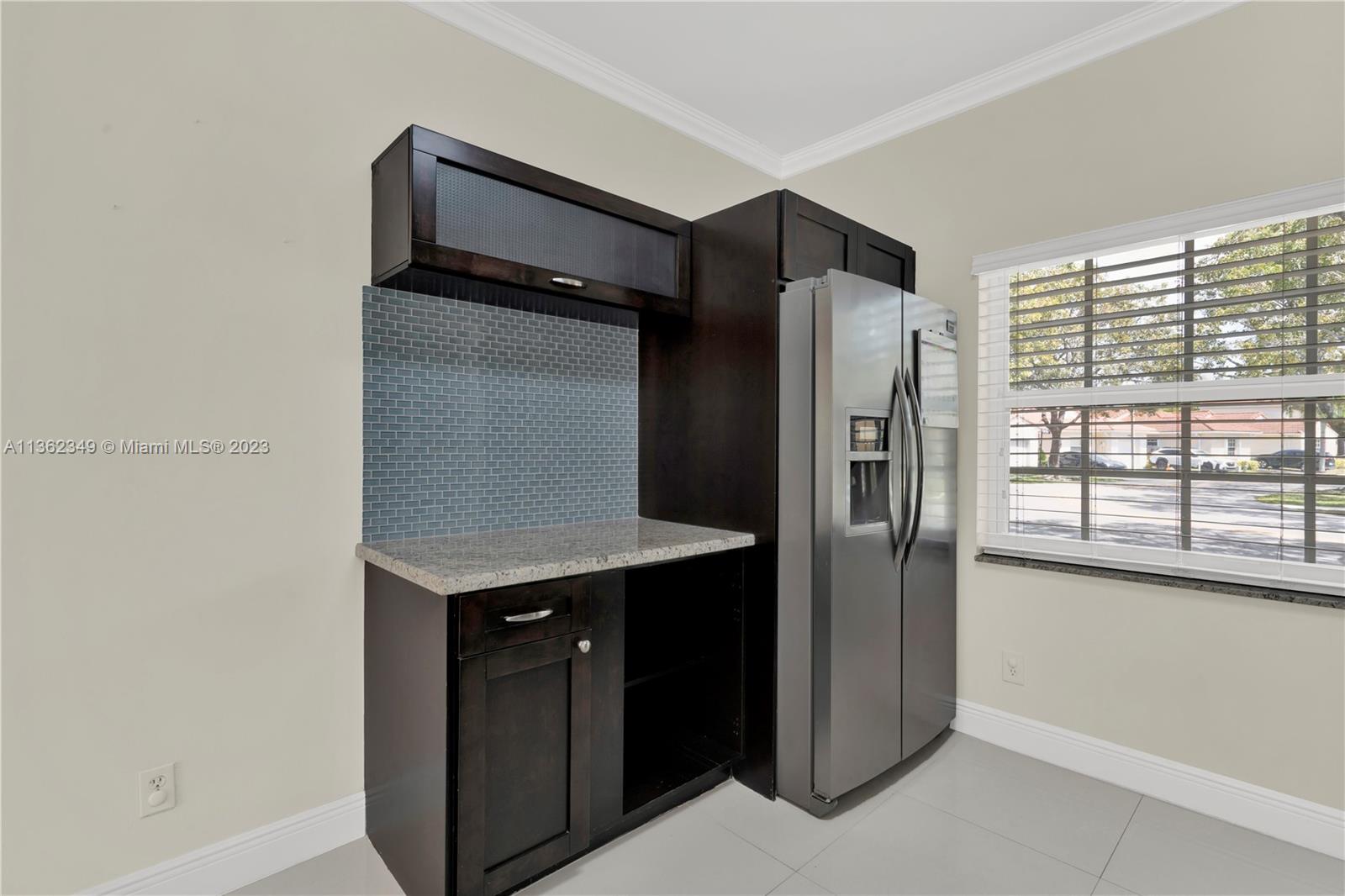Listing Photo 12
