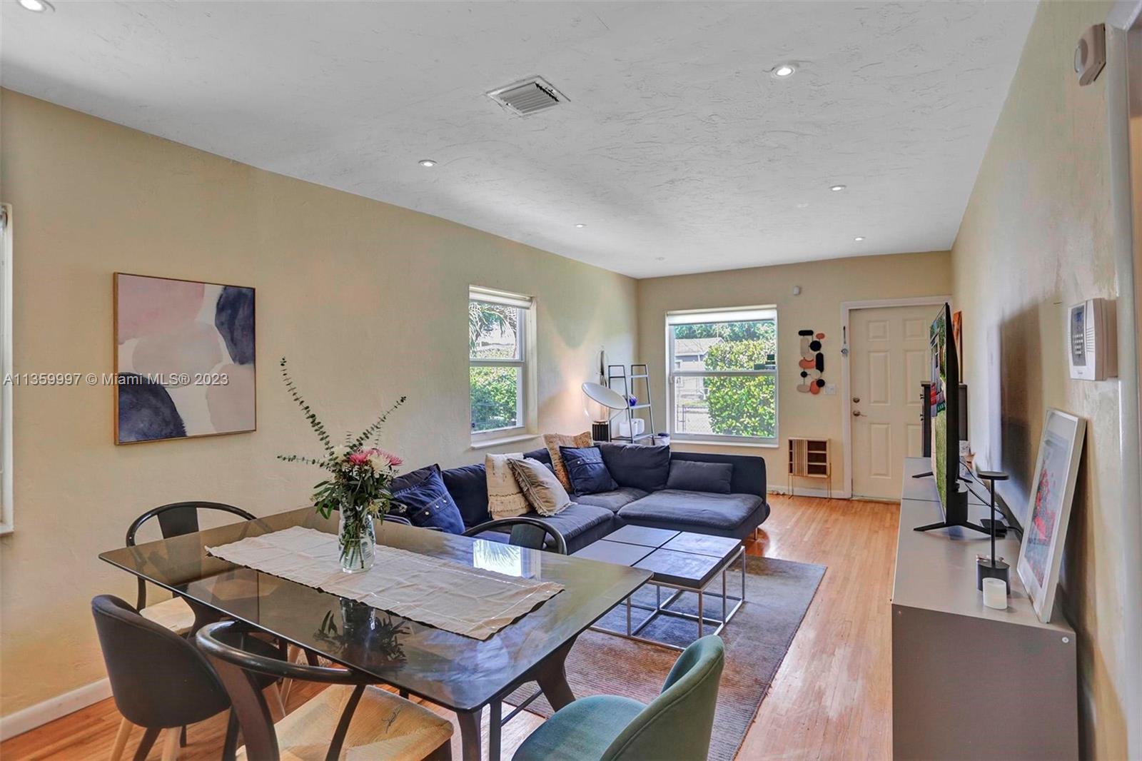 Listing Photo 11