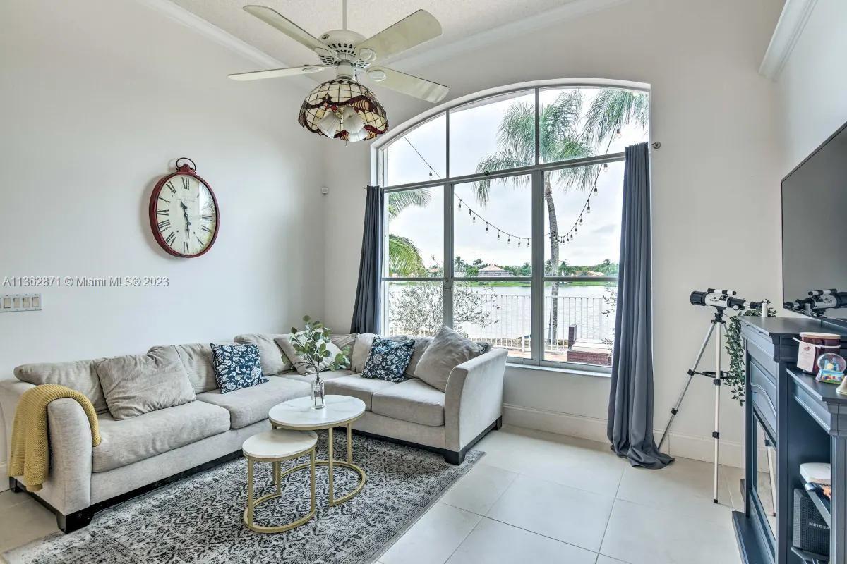 Listing Photo 8