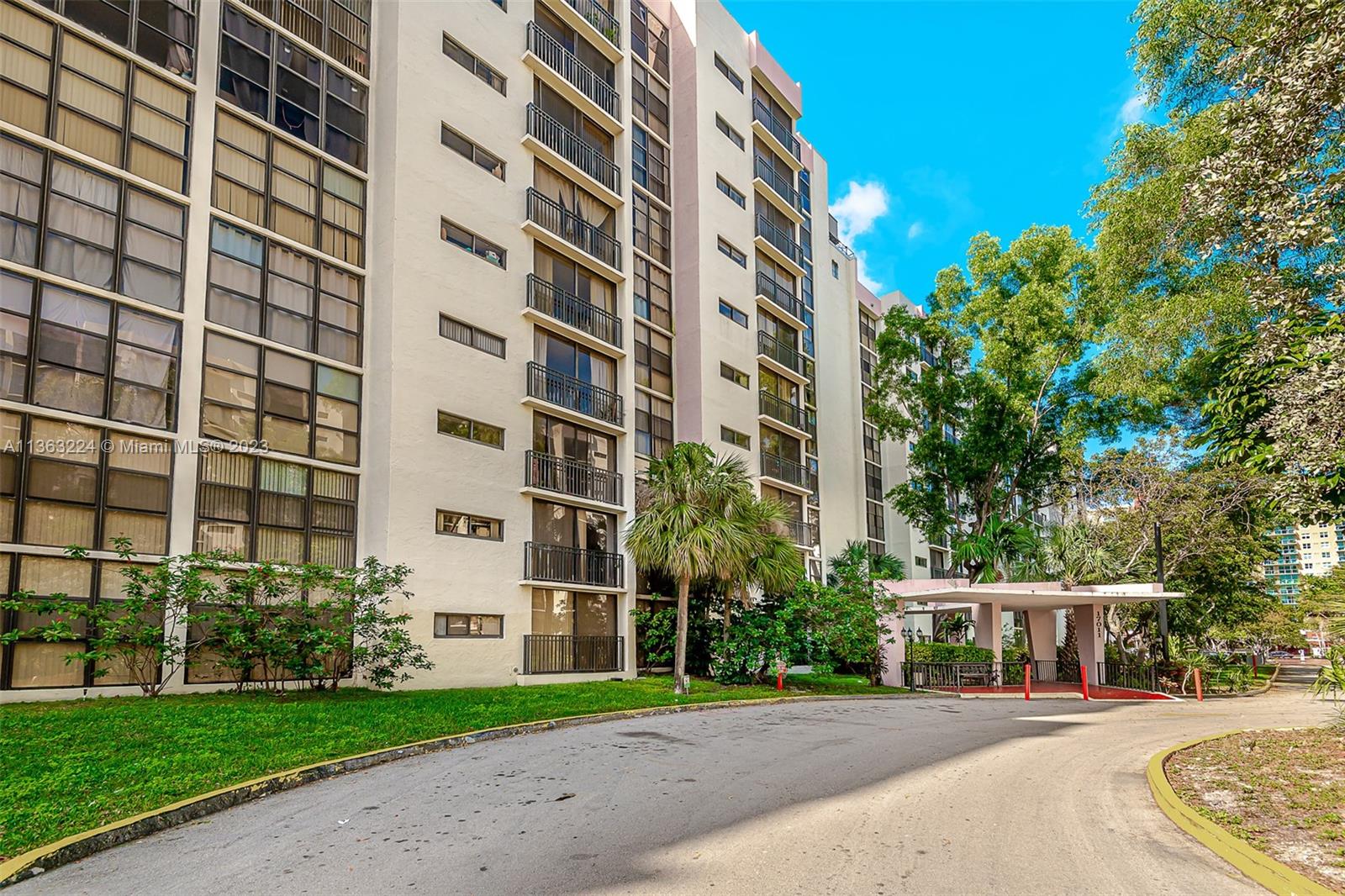 17011 N Bay Rd 107, Sunny Isles Beach, FL 33160