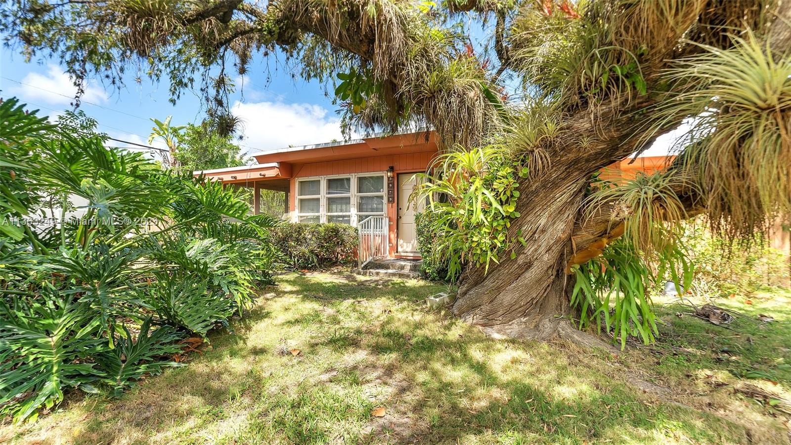 5979 SW 58th Ter  For Sale A11363249, FL