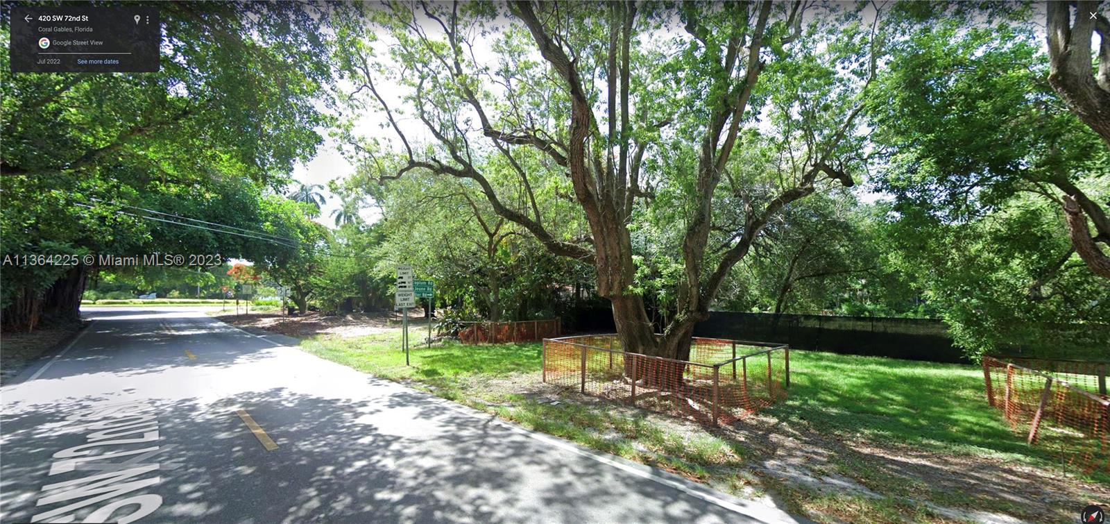 looking East toward cocoplum, coconut grove