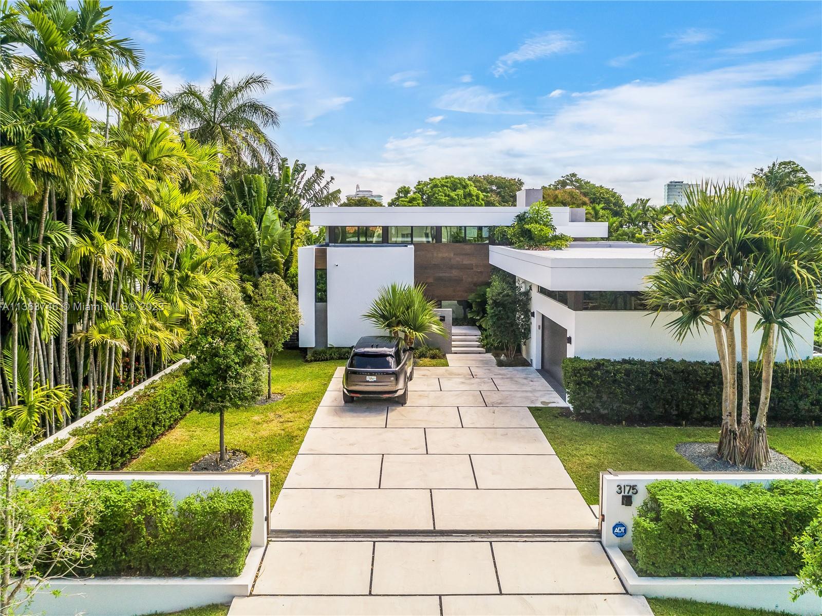 3175  Prairie Ave  For Sale A11363746, FL