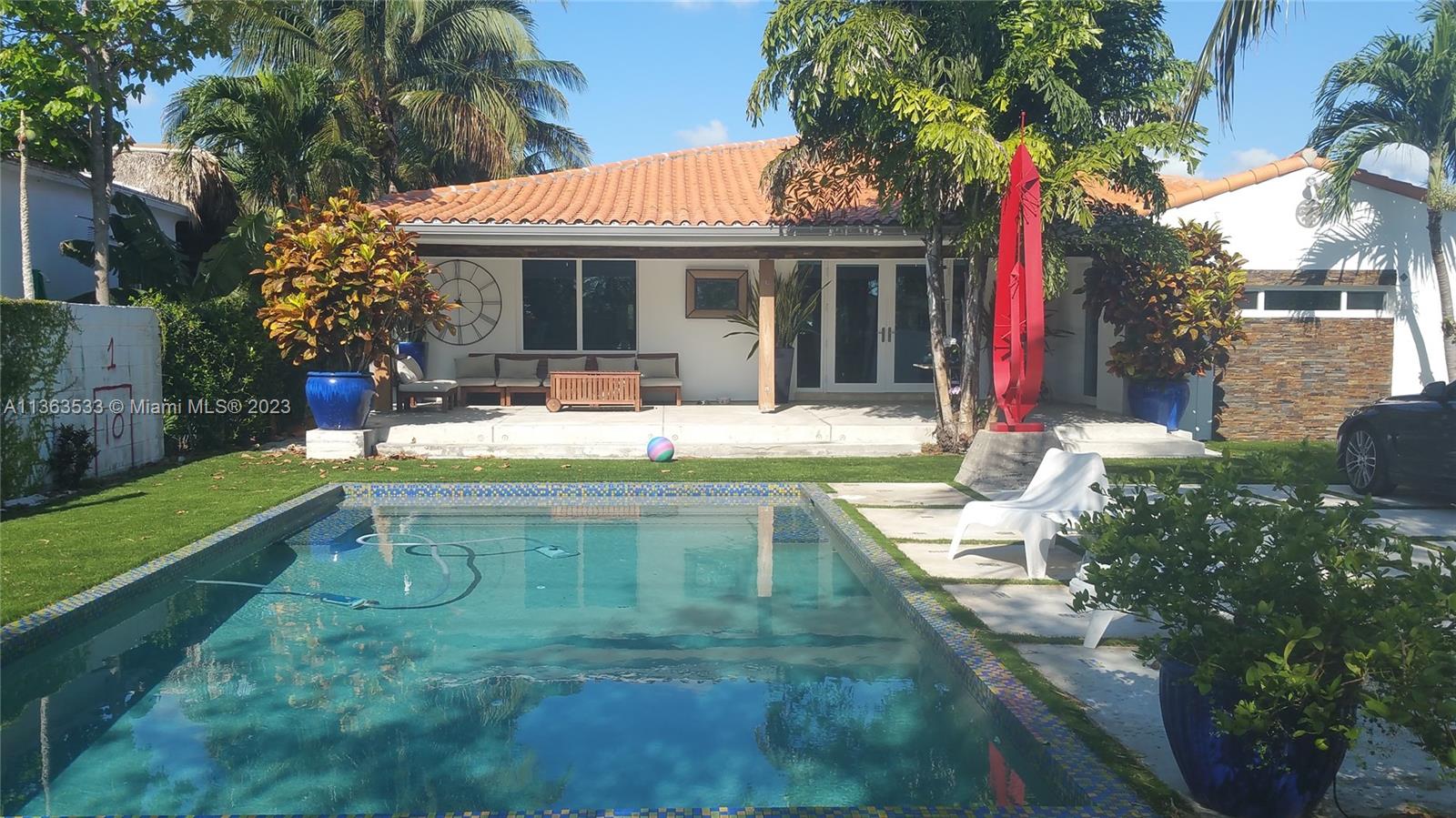 7970 Hawthorne Ave, Miami Beach, FL 33141