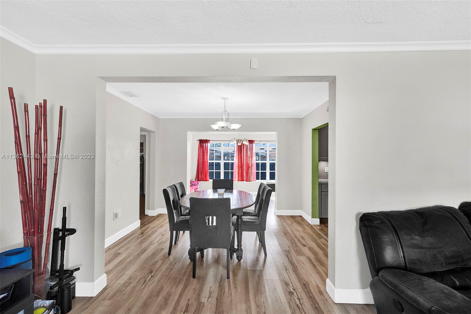Listing Photo 11