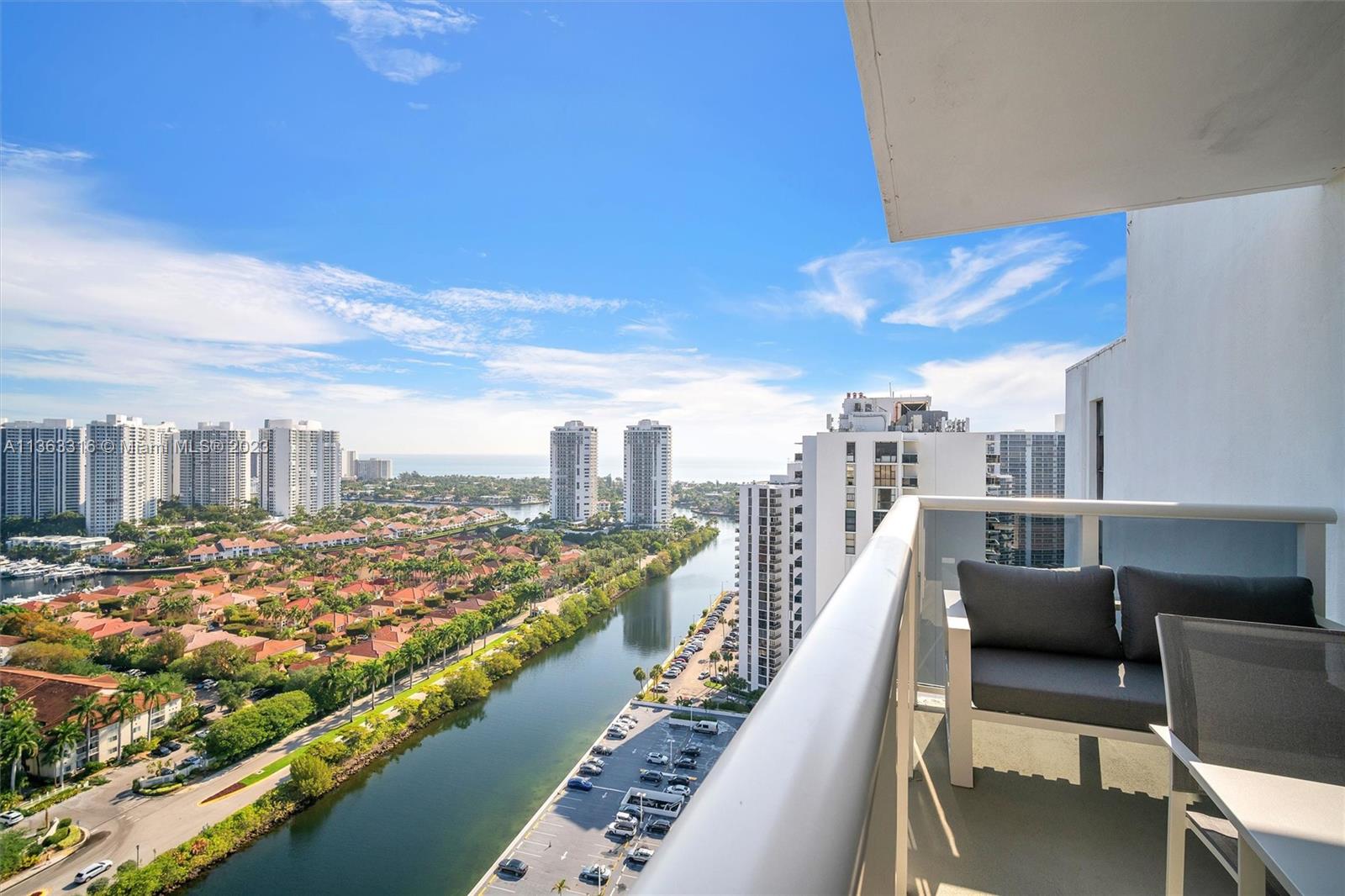 3625 N Country Club Dr PH2, Aventura, FL 33180
