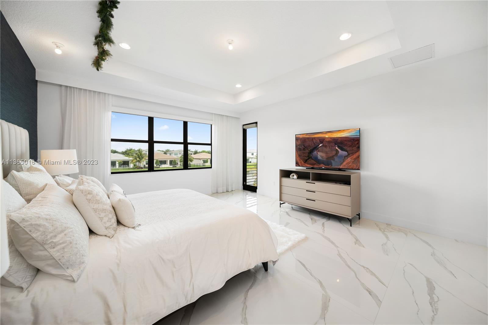 Spectacular south after Lotus community 5 bedroom (possible 7 bedroom) residence.